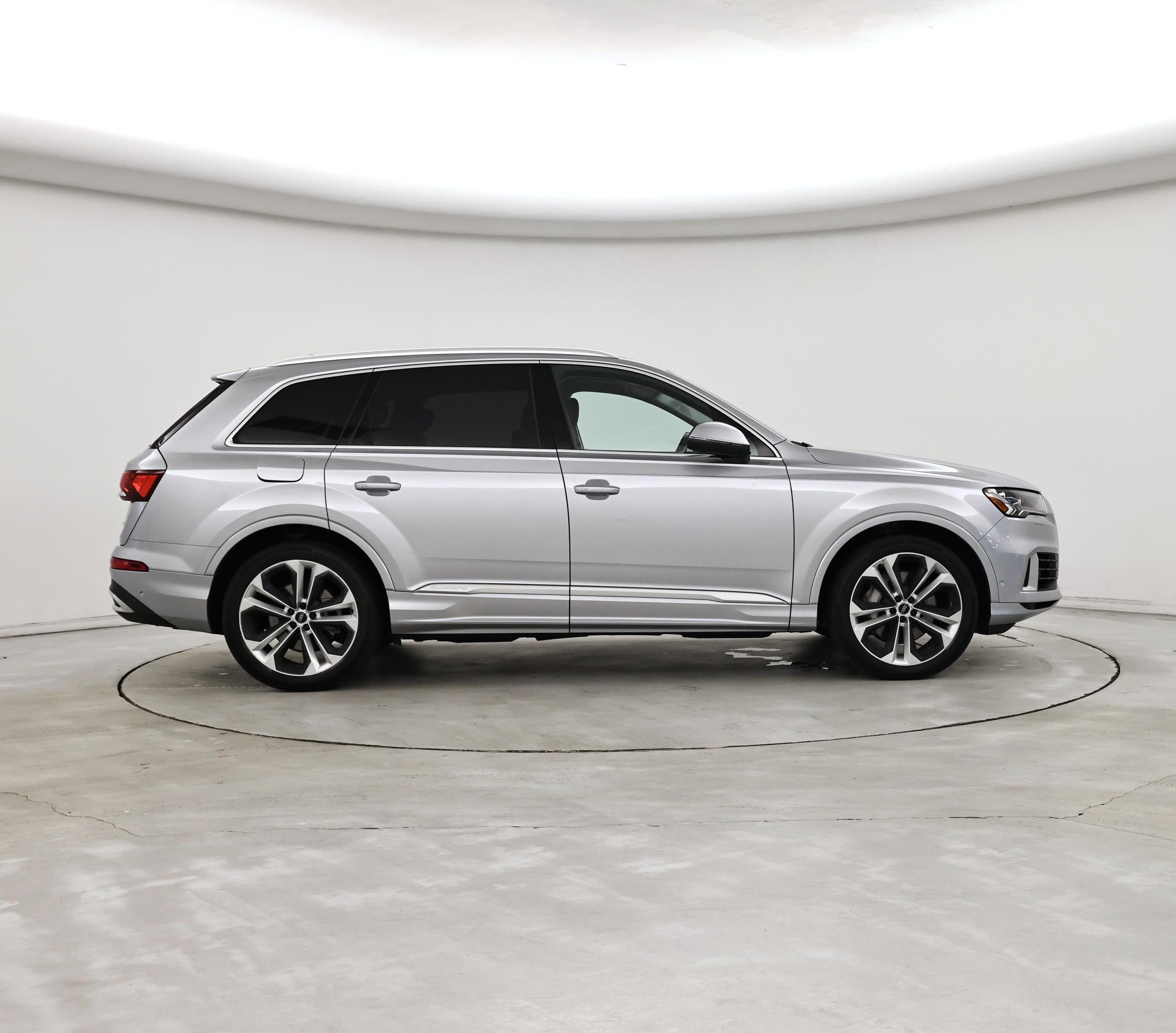 Thumbnail: 2020 Audi Q7 - 7