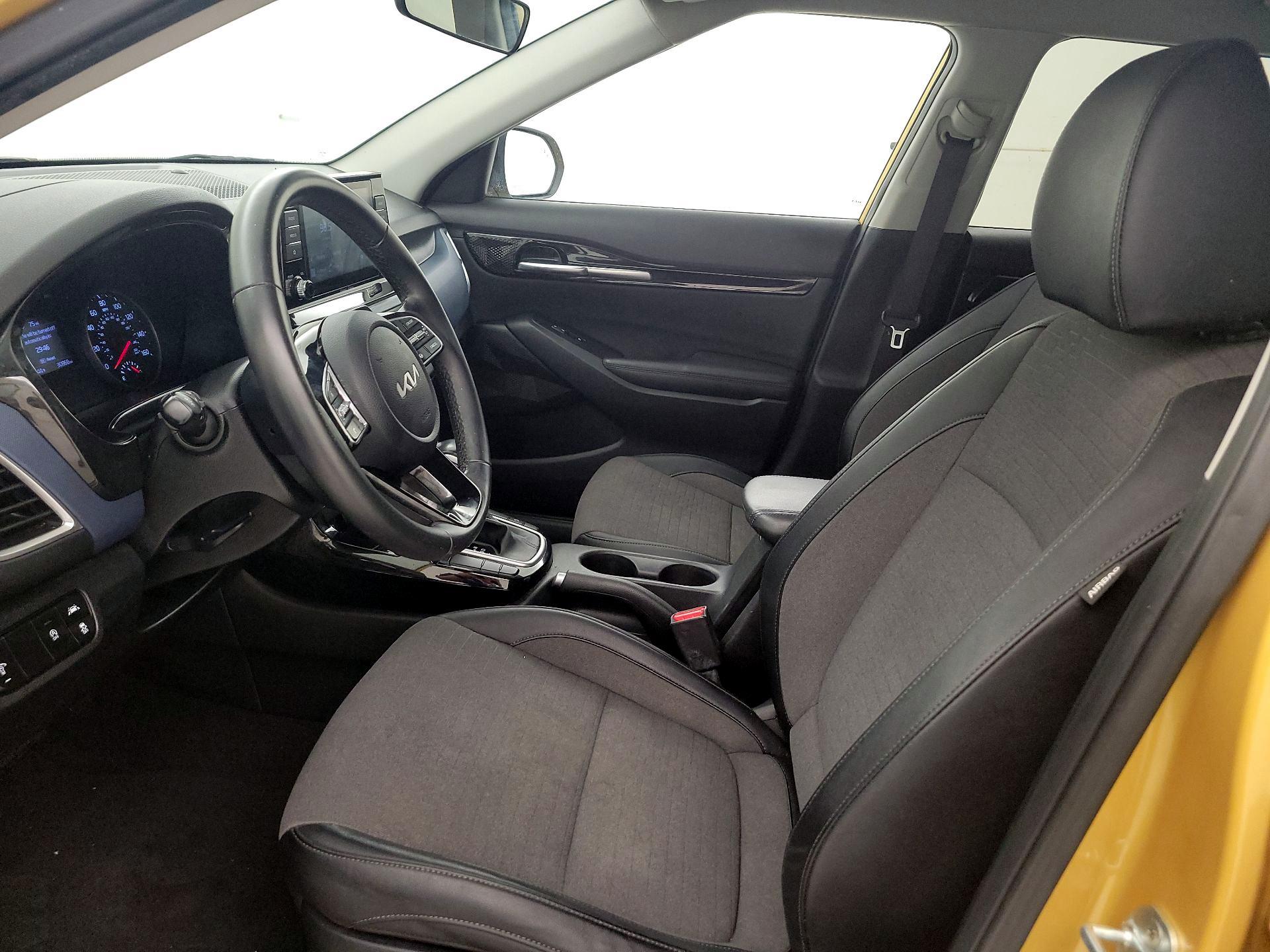 Thumbnail: 2023 Kia Seltos - 11