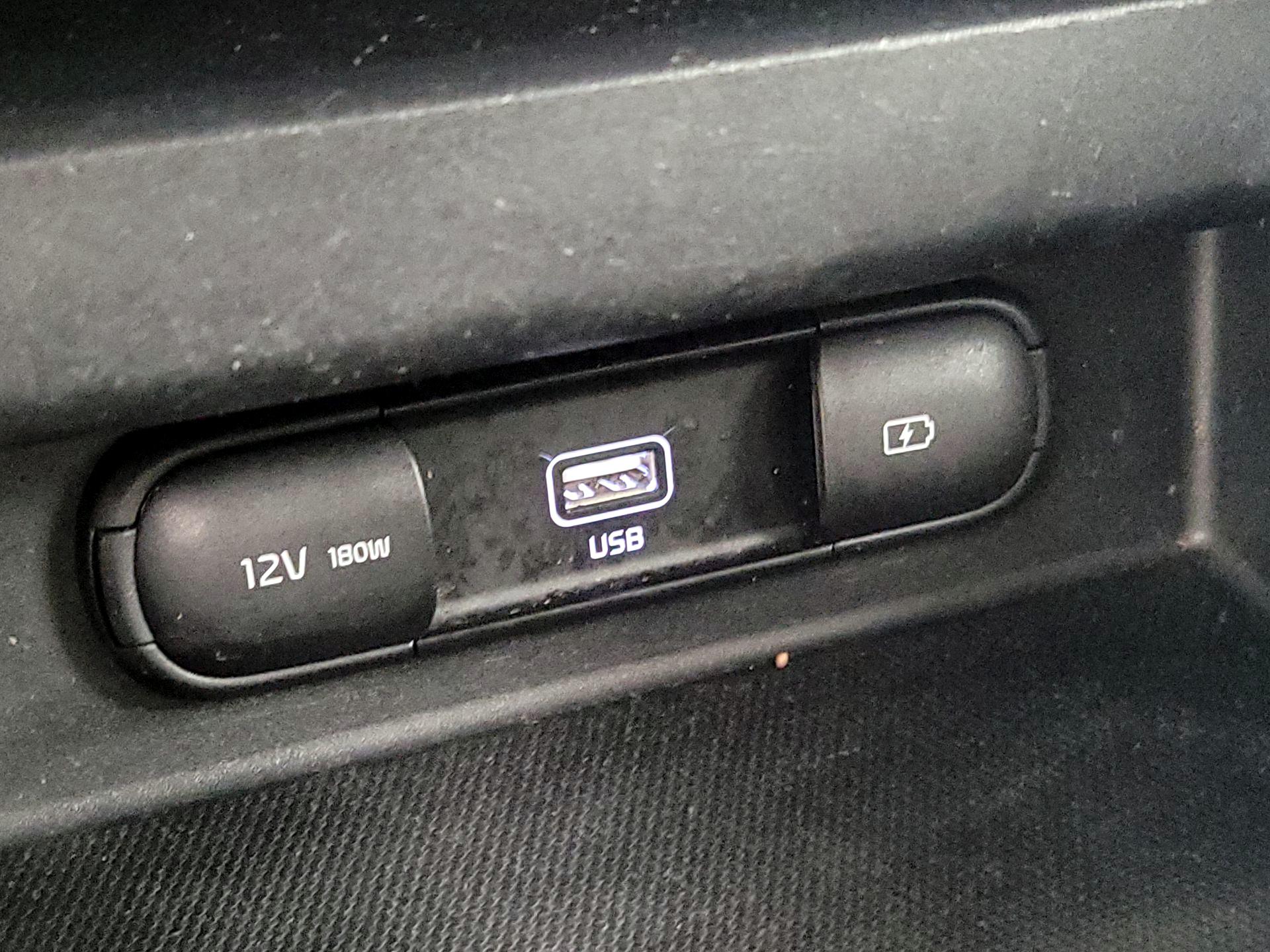 Thumbnail: 2023 Kia Seltos - 18