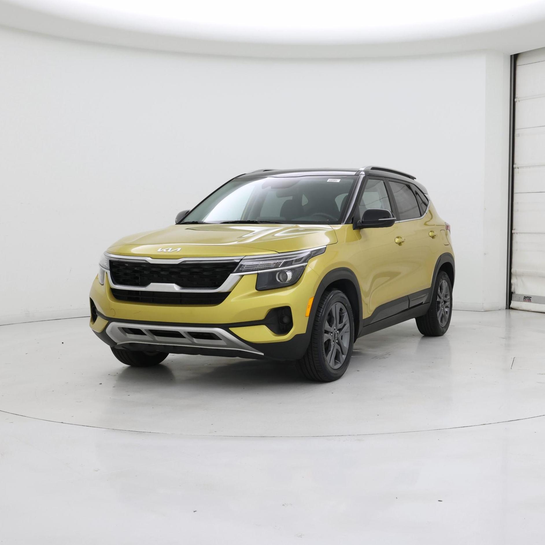 Thumbnail: 2023 Kia Seltos - 4