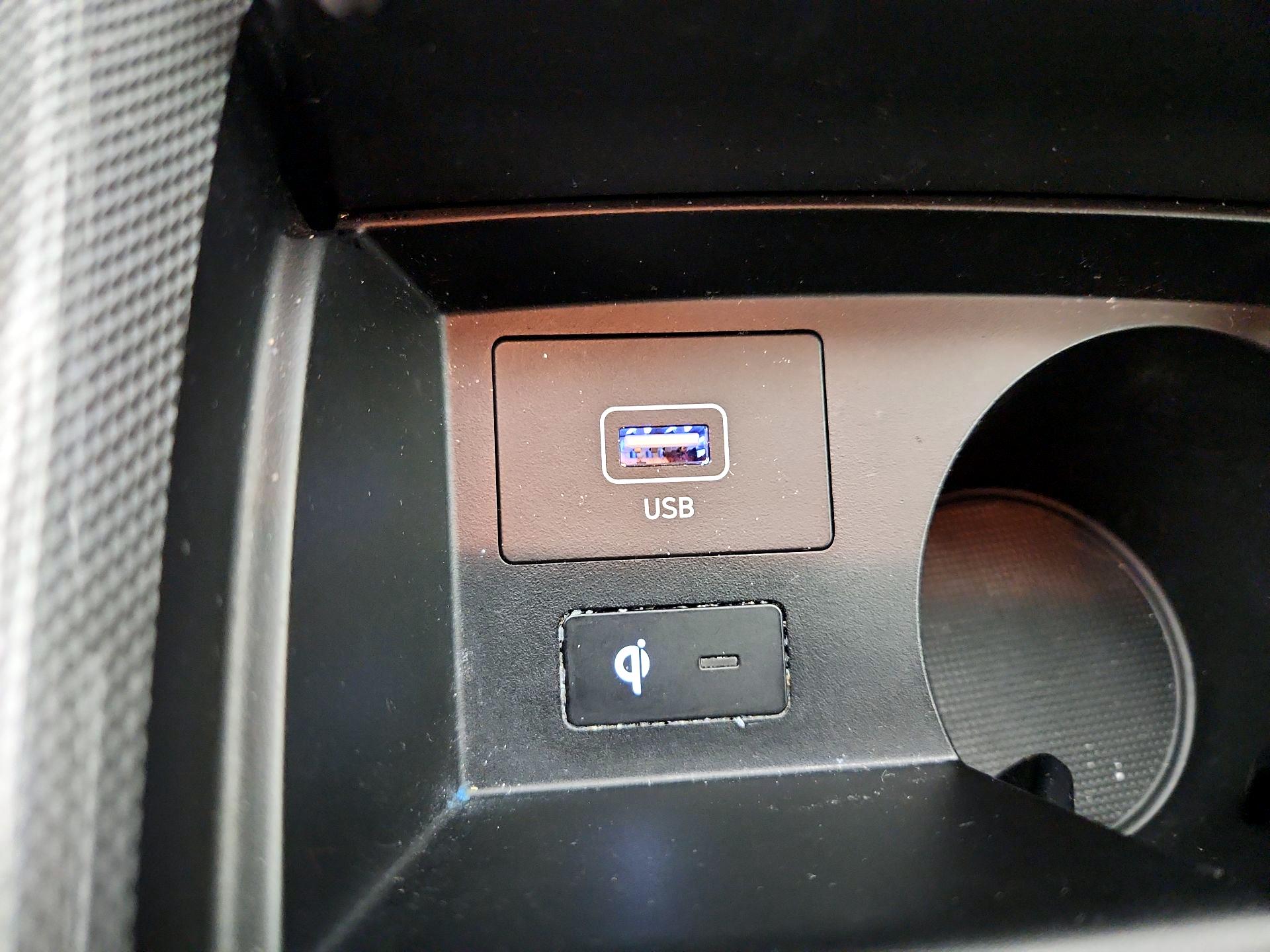 Thumbnail: 2022 Hyundai Santa Fe - 18