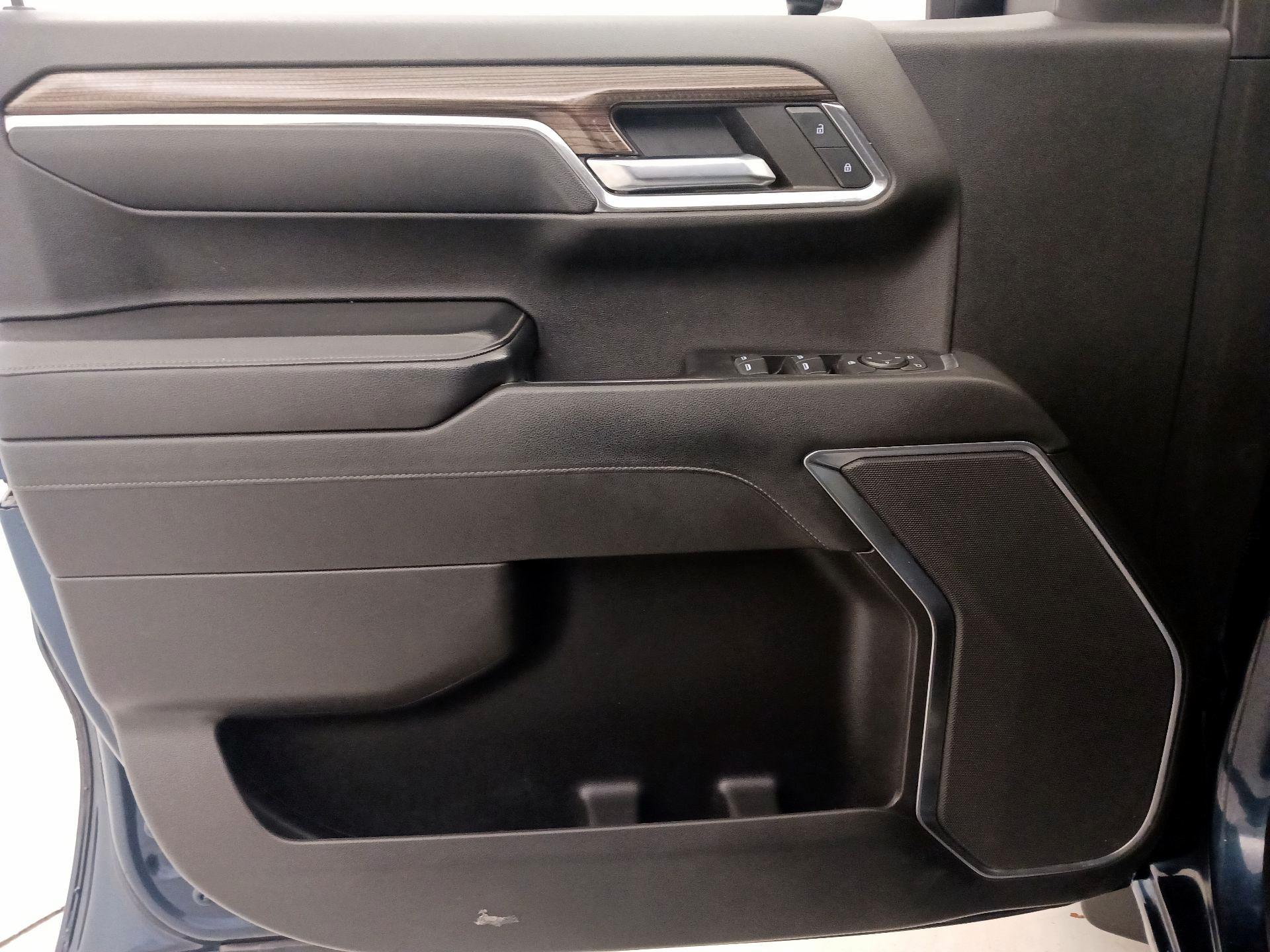 Thumbnail: 2022 Chevrolet Silverado 1500 - 12