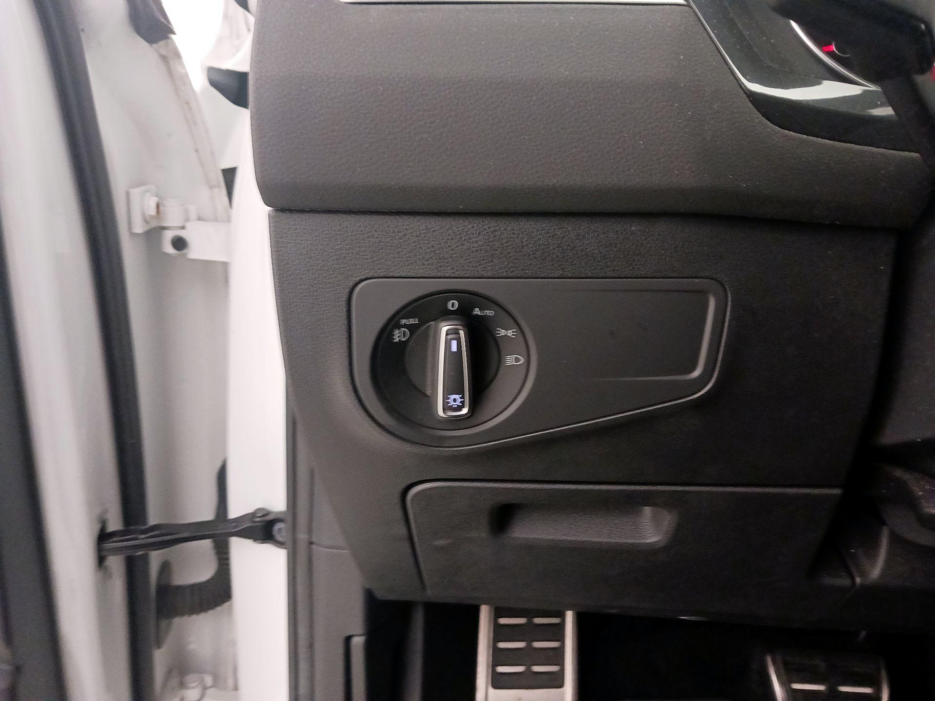 Thumbnail: 2020 Volkswagen Tiguan - 13