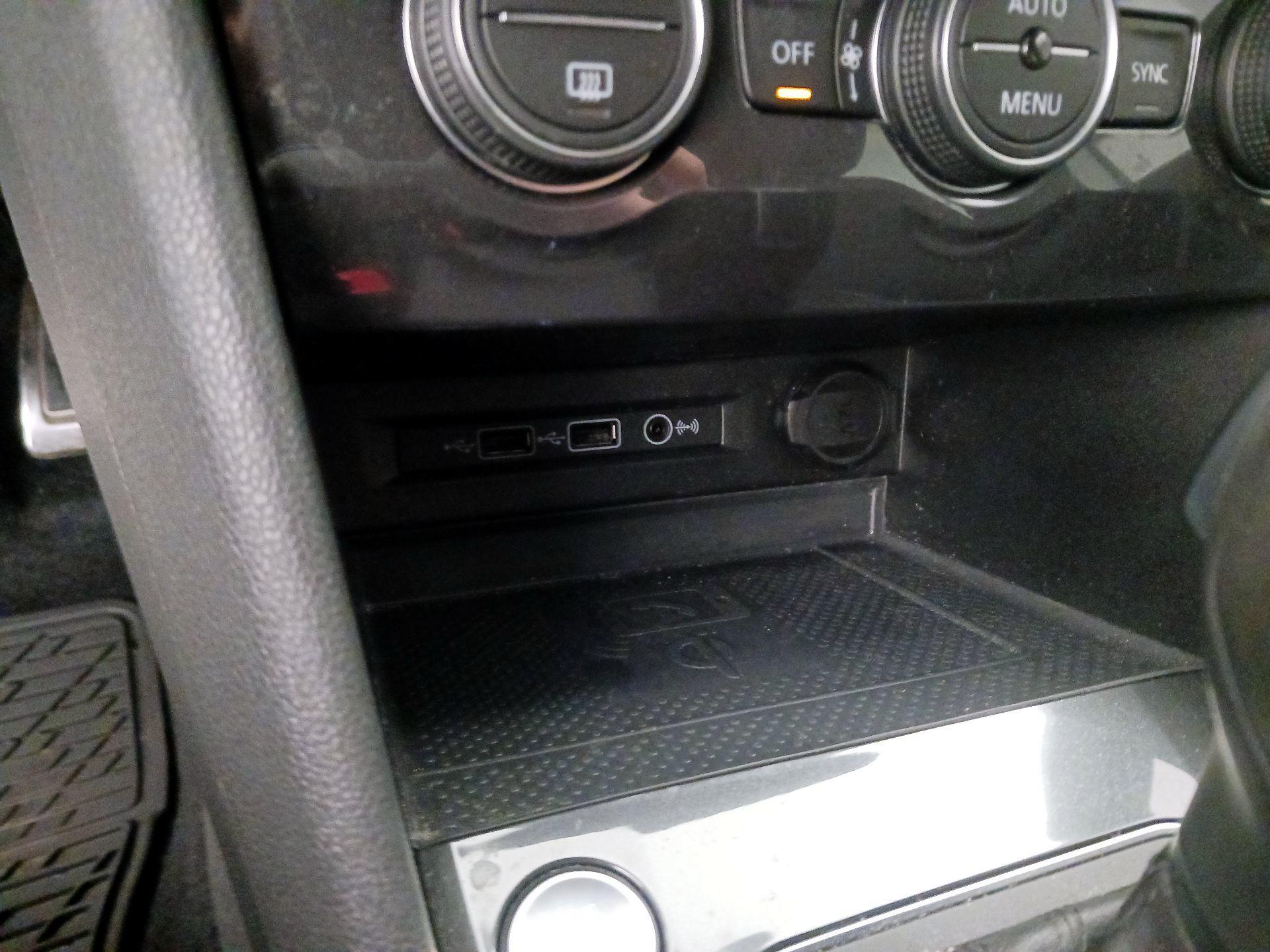 Thumbnail: 2020 Volkswagen Tiguan - 18