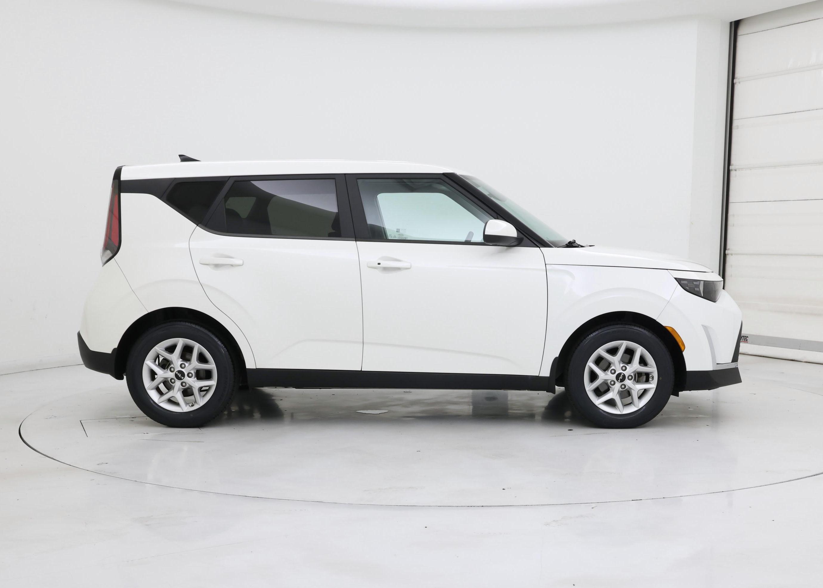 Thumbnail: 2023 Kia Soul - 7