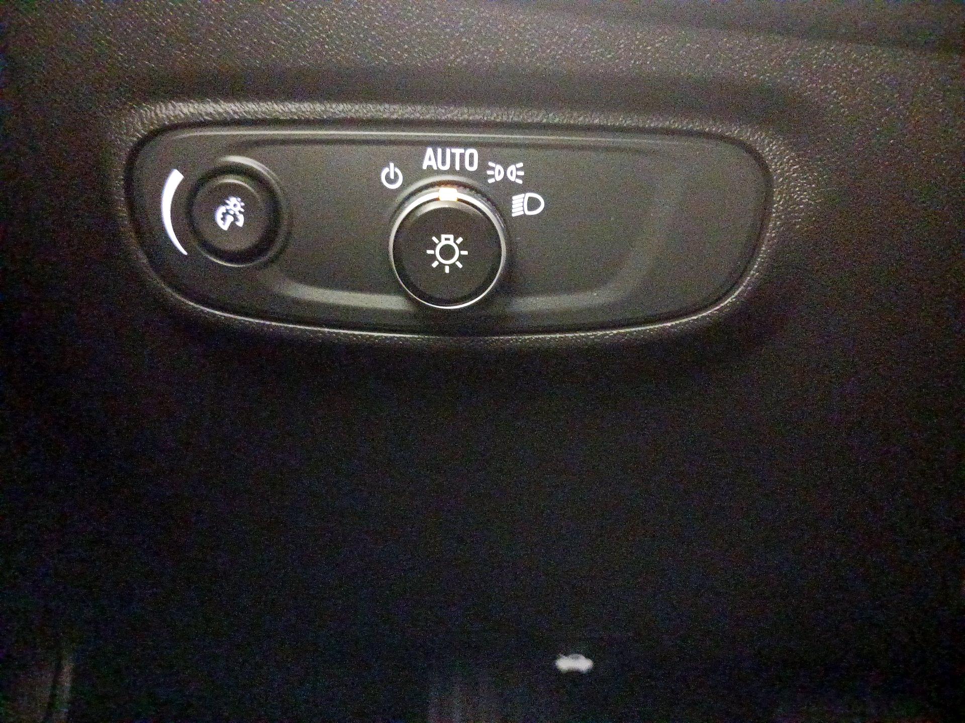 Thumbnail: 2020 Chevrolet Equinox - 13