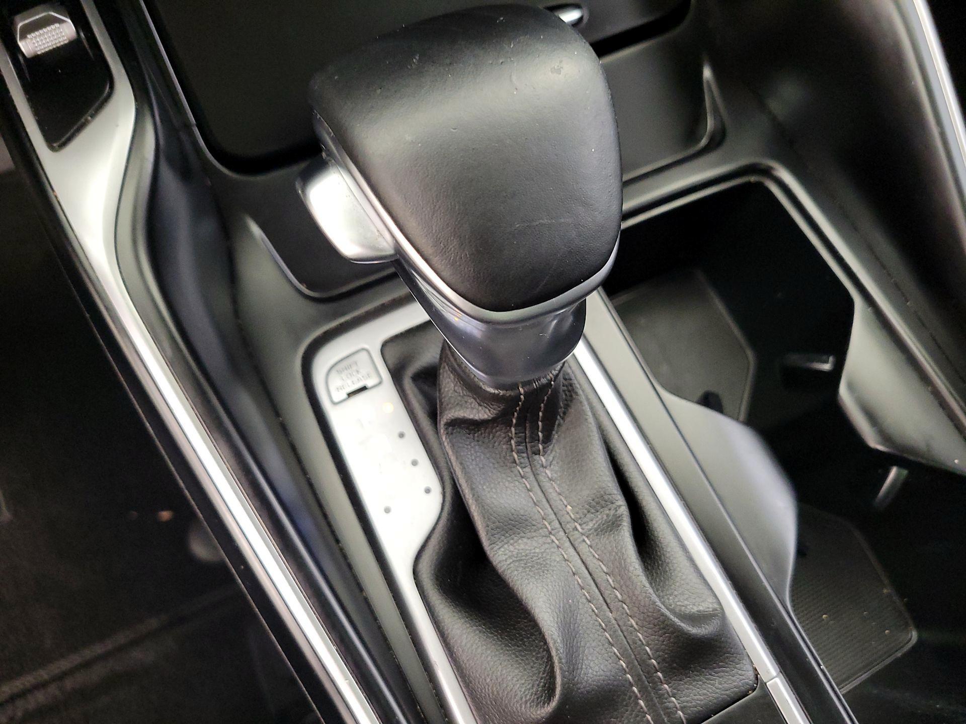 Thumbnail: 2022 Kia Sorento - 18