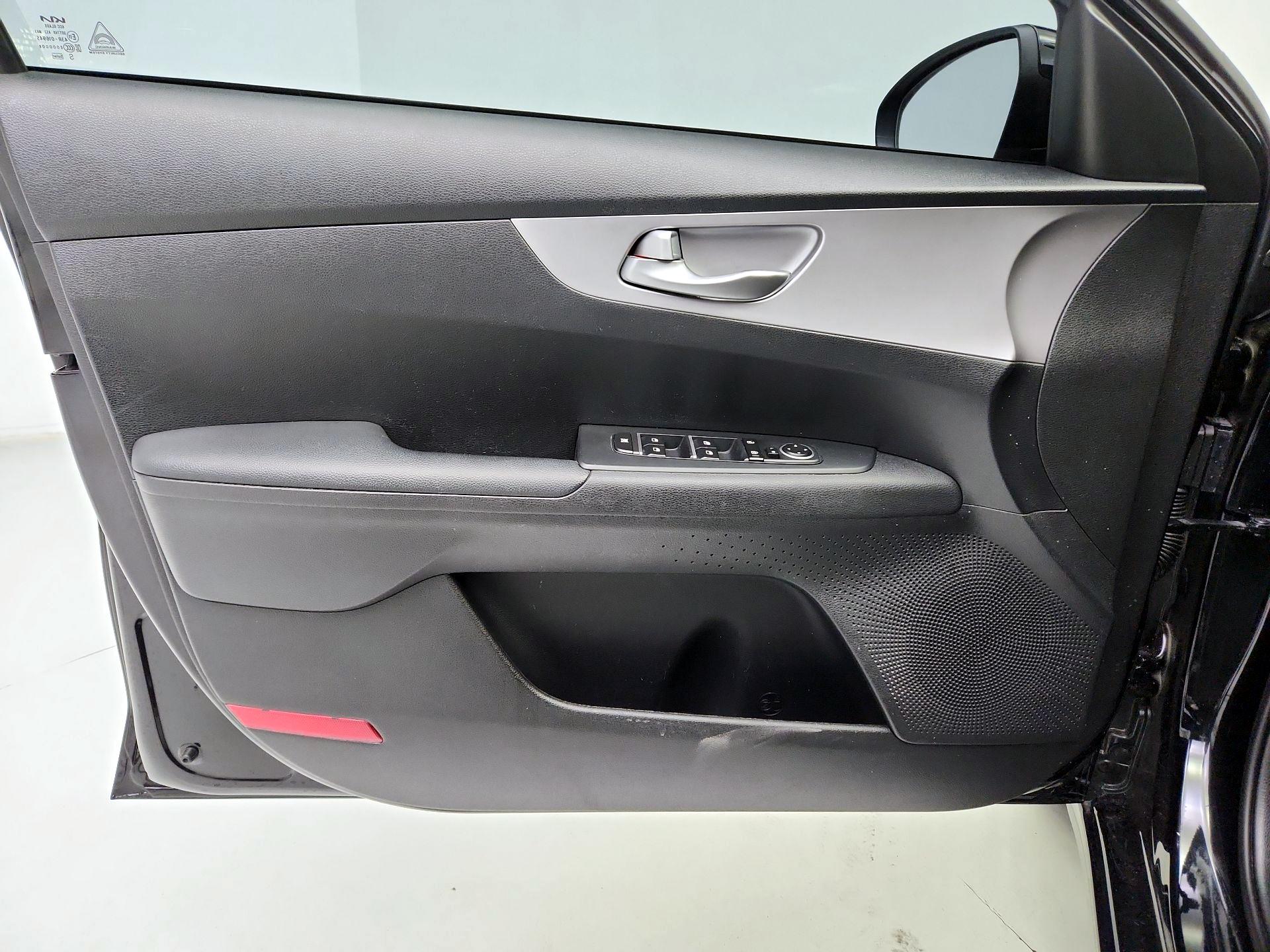 Thumbnail: 2023 Kia Forte - 12