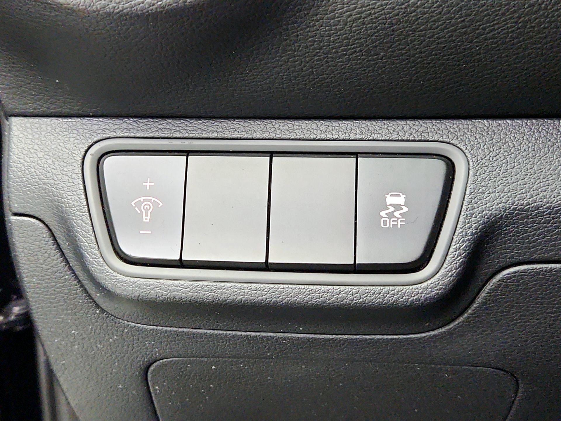 Thumbnail: 2023 Kia Forte - 13