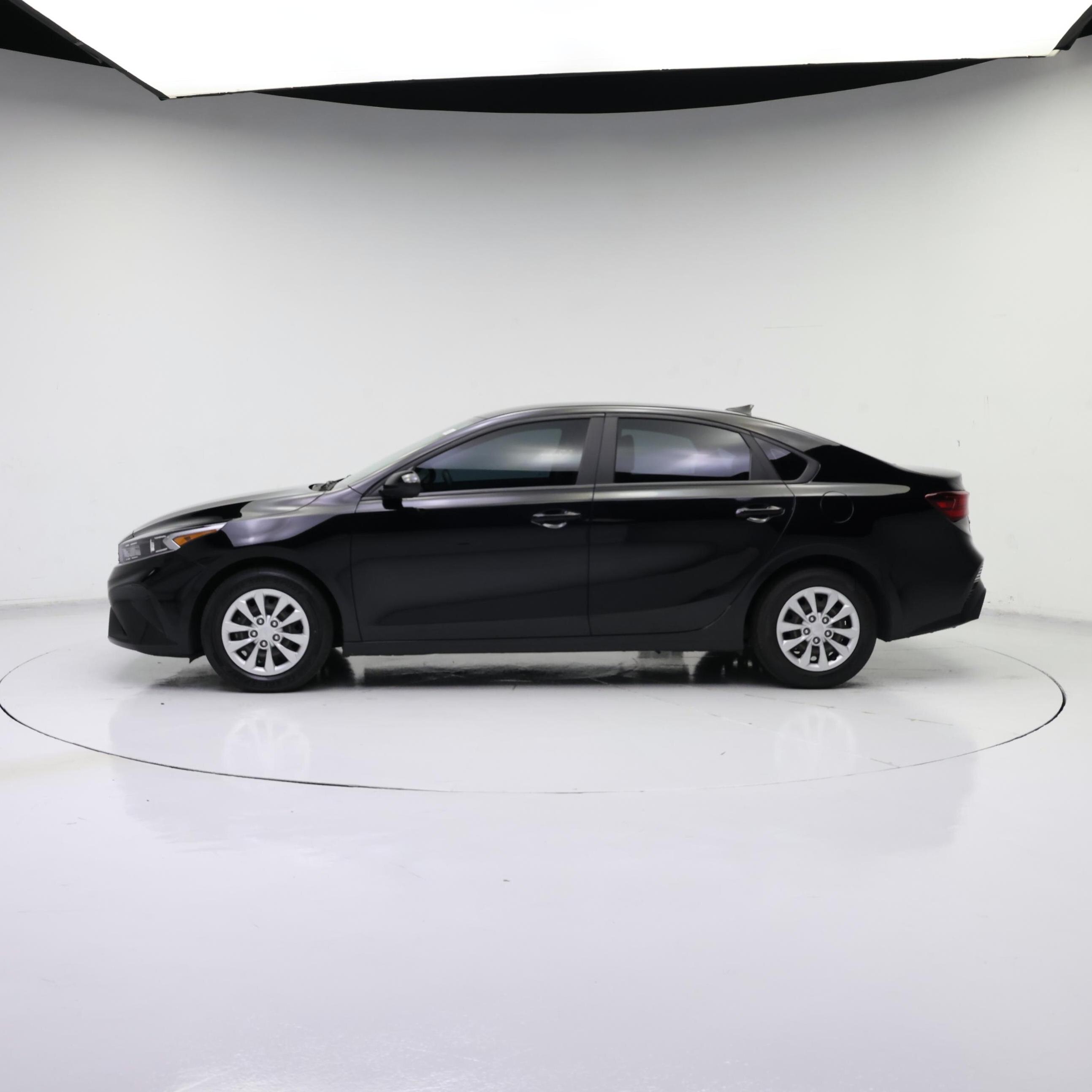 Thumbnail: 2023 Kia Forte - 3