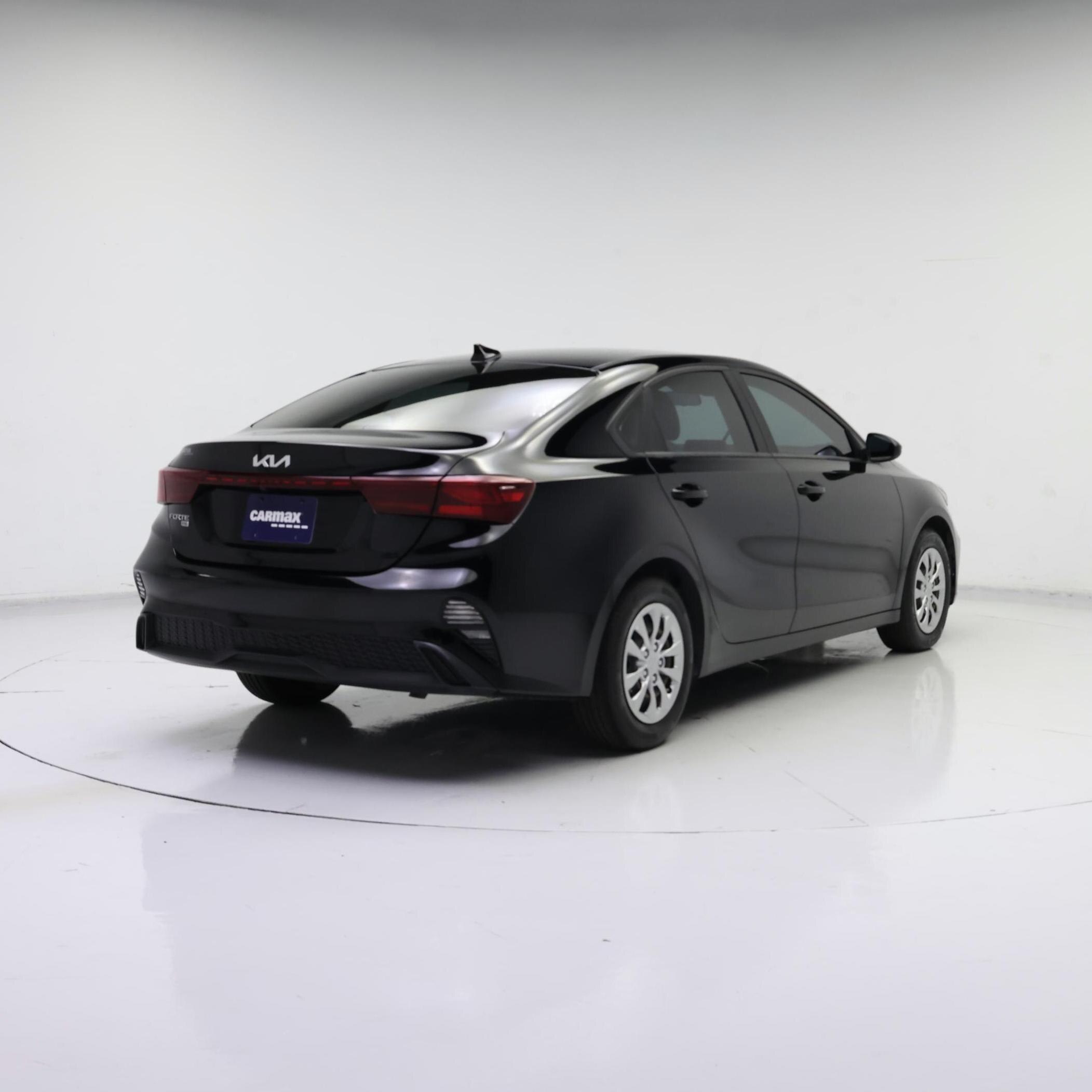 Thumbnail: 2023 Kia Forte - 8