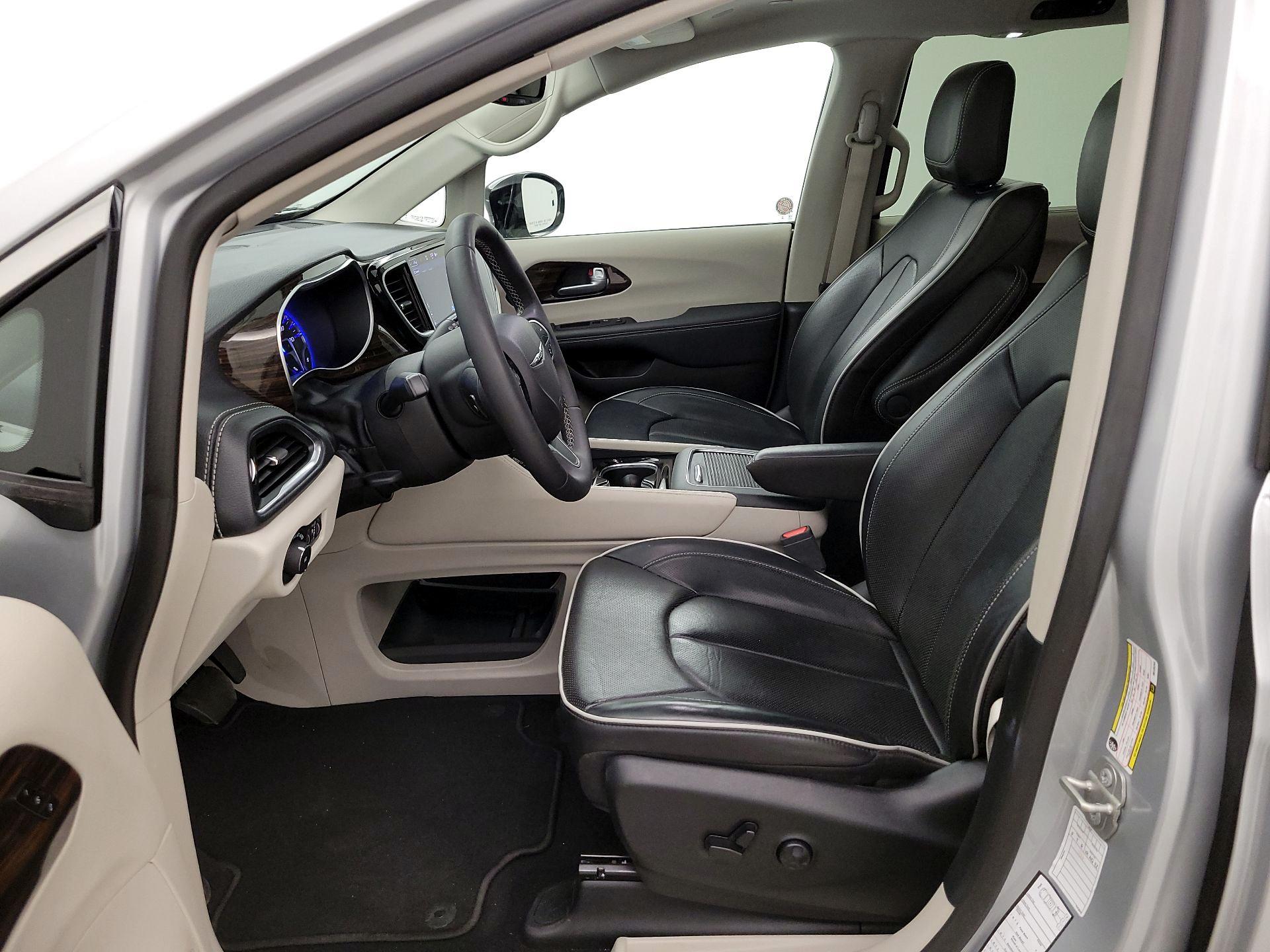 Thumbnail: 2024 Chrysler Pacifica - 11