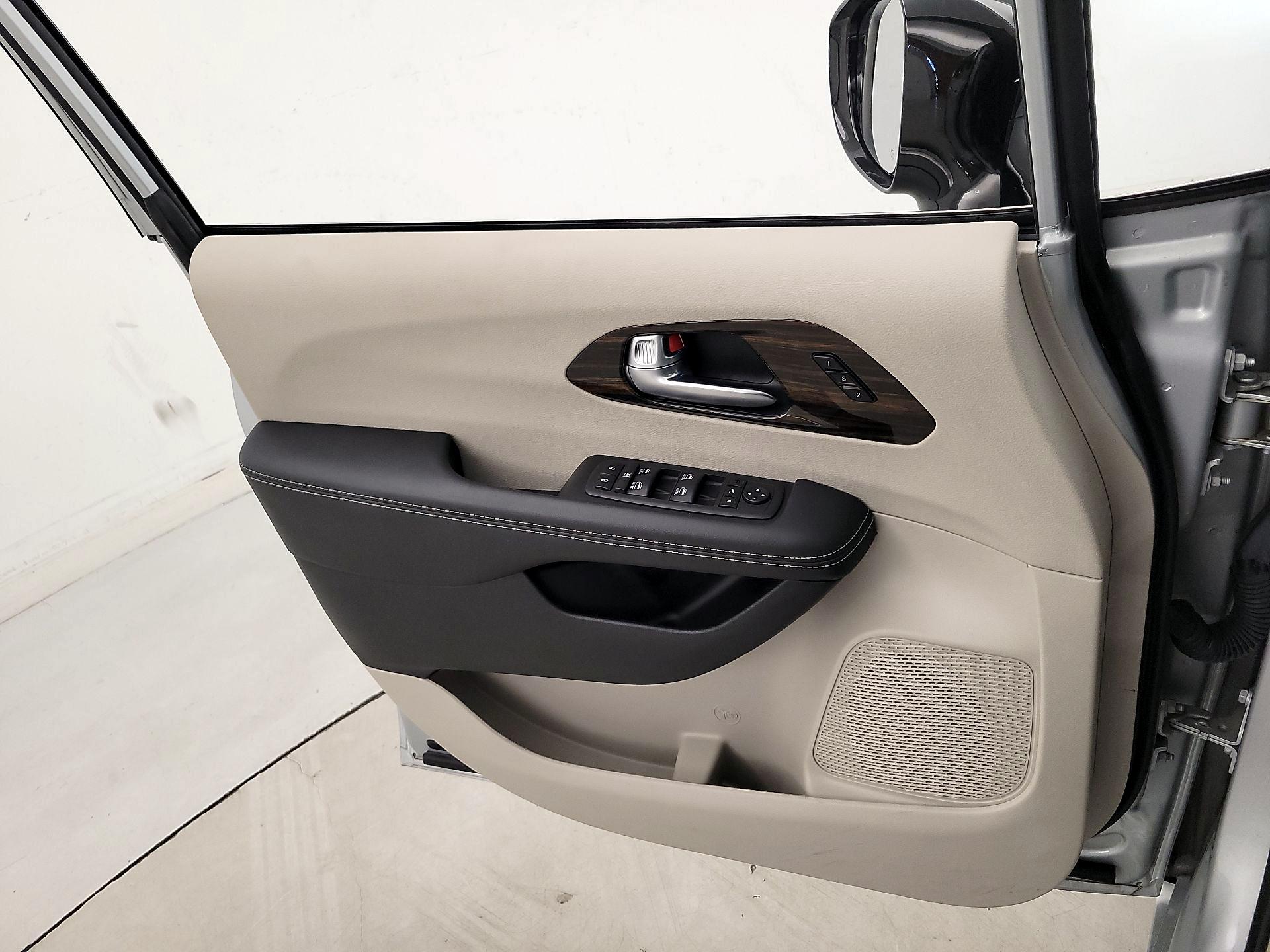 Thumbnail: 2024 Chrysler Pacifica - 12