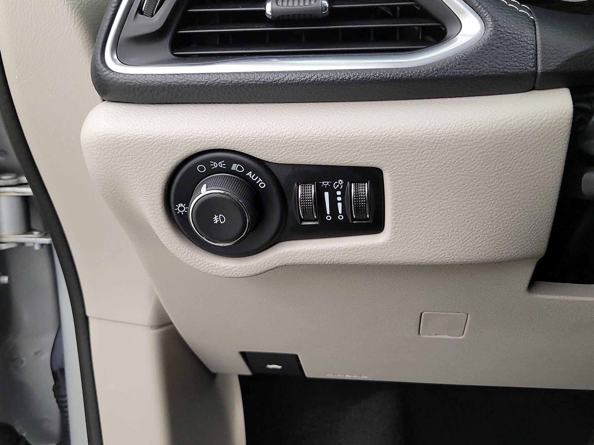 Thumbnail: 2024 Chrysler Pacifica - 13