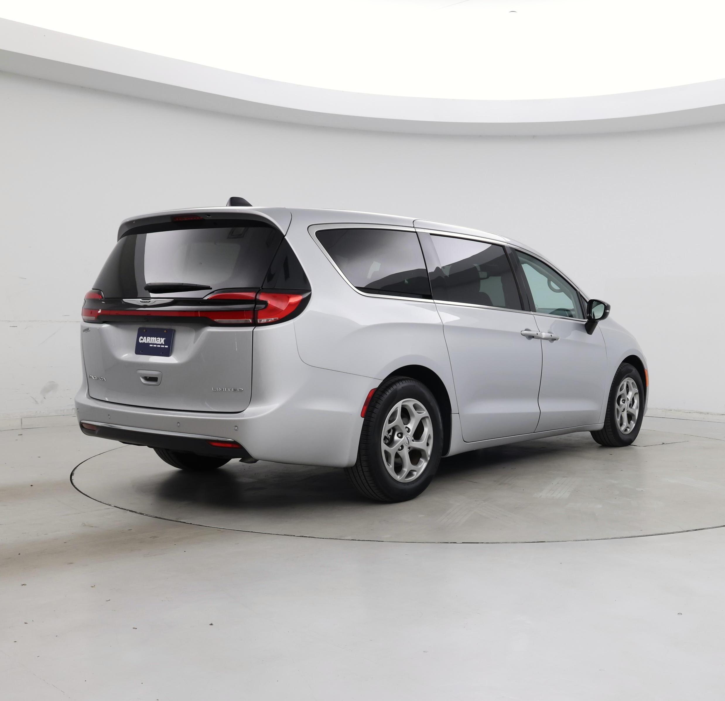 Thumbnail: 2024 Chrysler Pacifica - 8