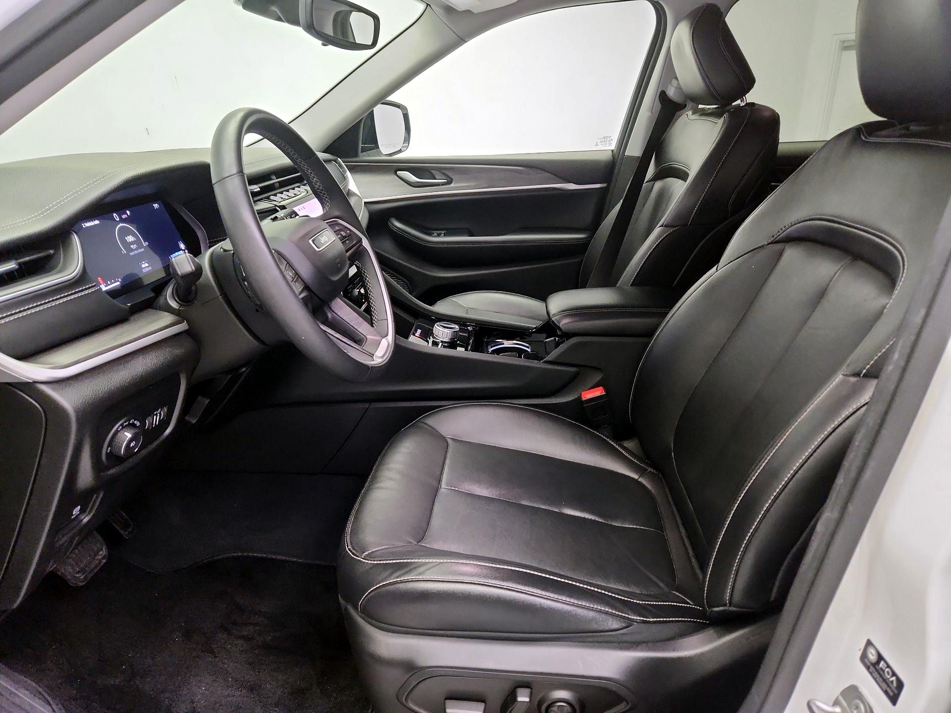 Thumbnail: 2023 Jeep Grand Cherokee - 11