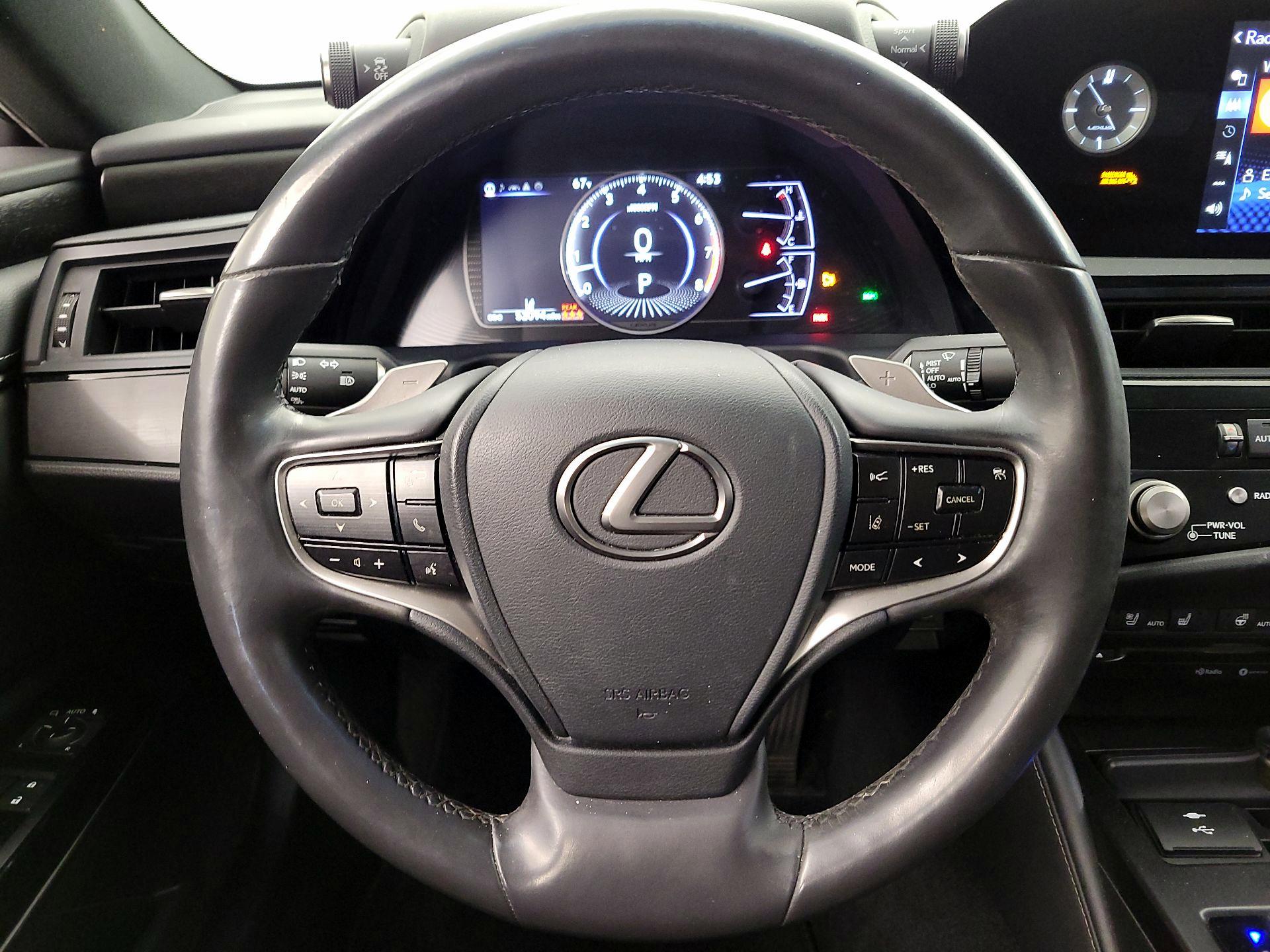 Thumbnail: 2022 Lexus ES - 10