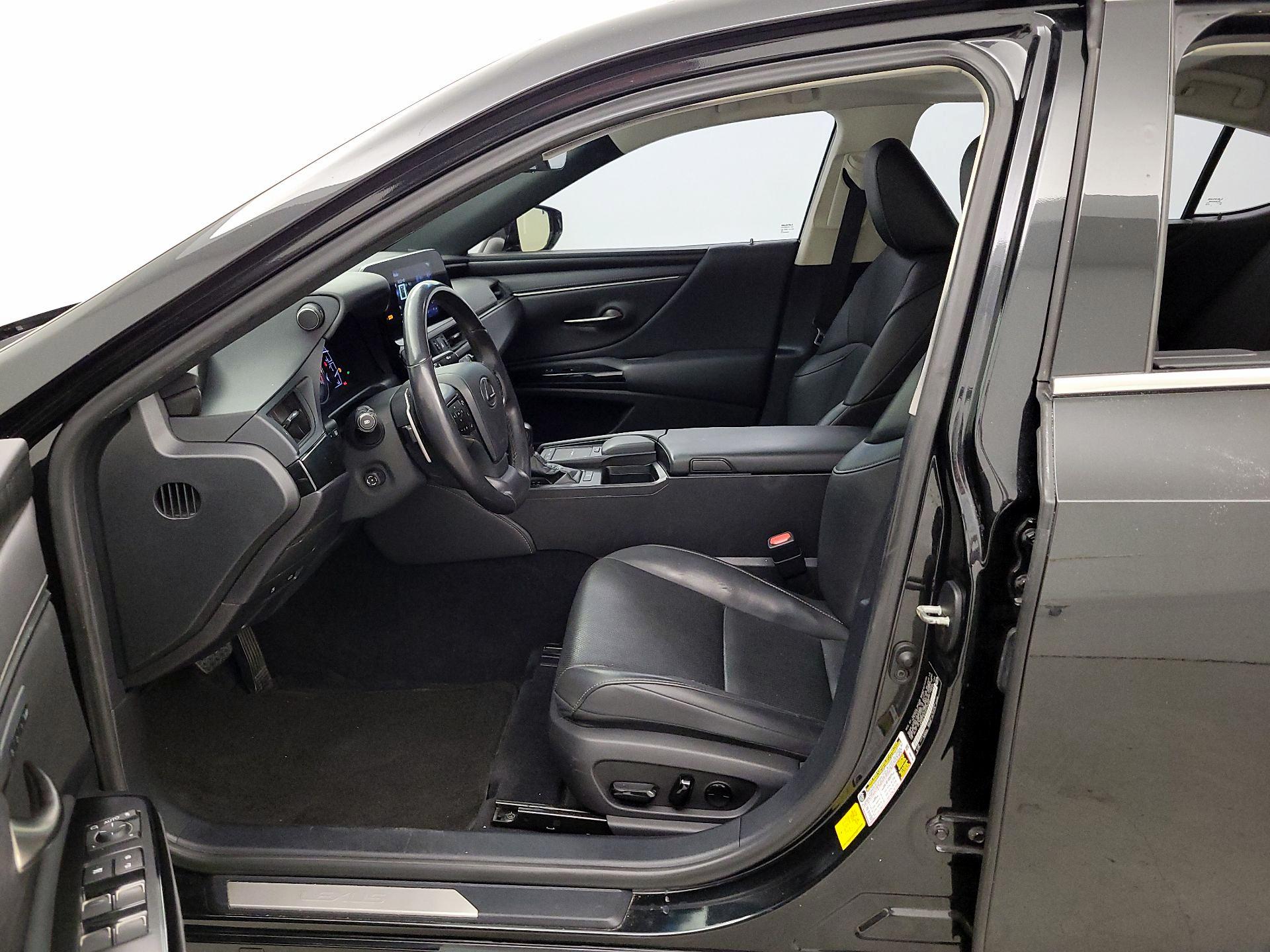 Thumbnail: 2022 Lexus ES - 11