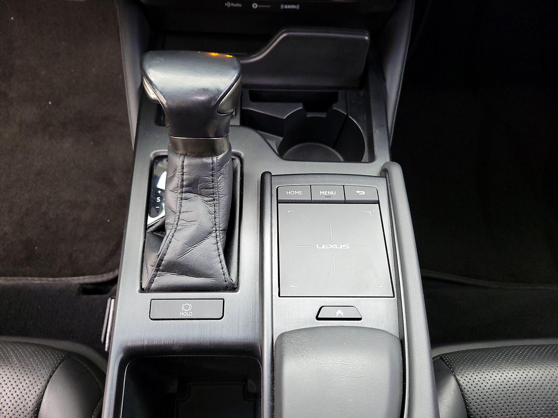 Thumbnail: 2022 Lexus ES - 17