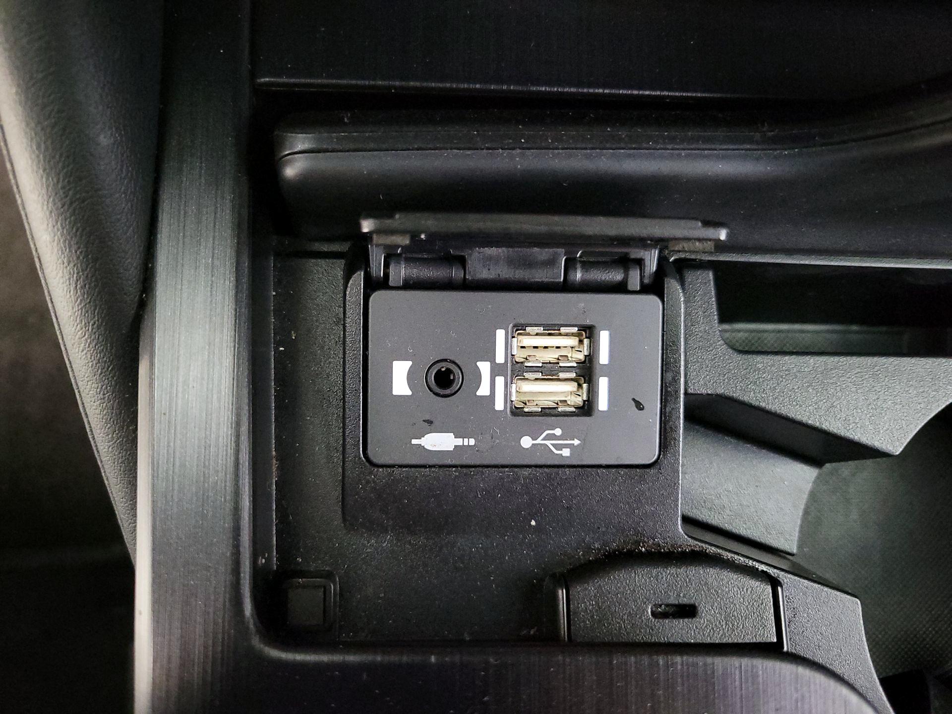 Thumbnail: 2022 Lexus ES - 18