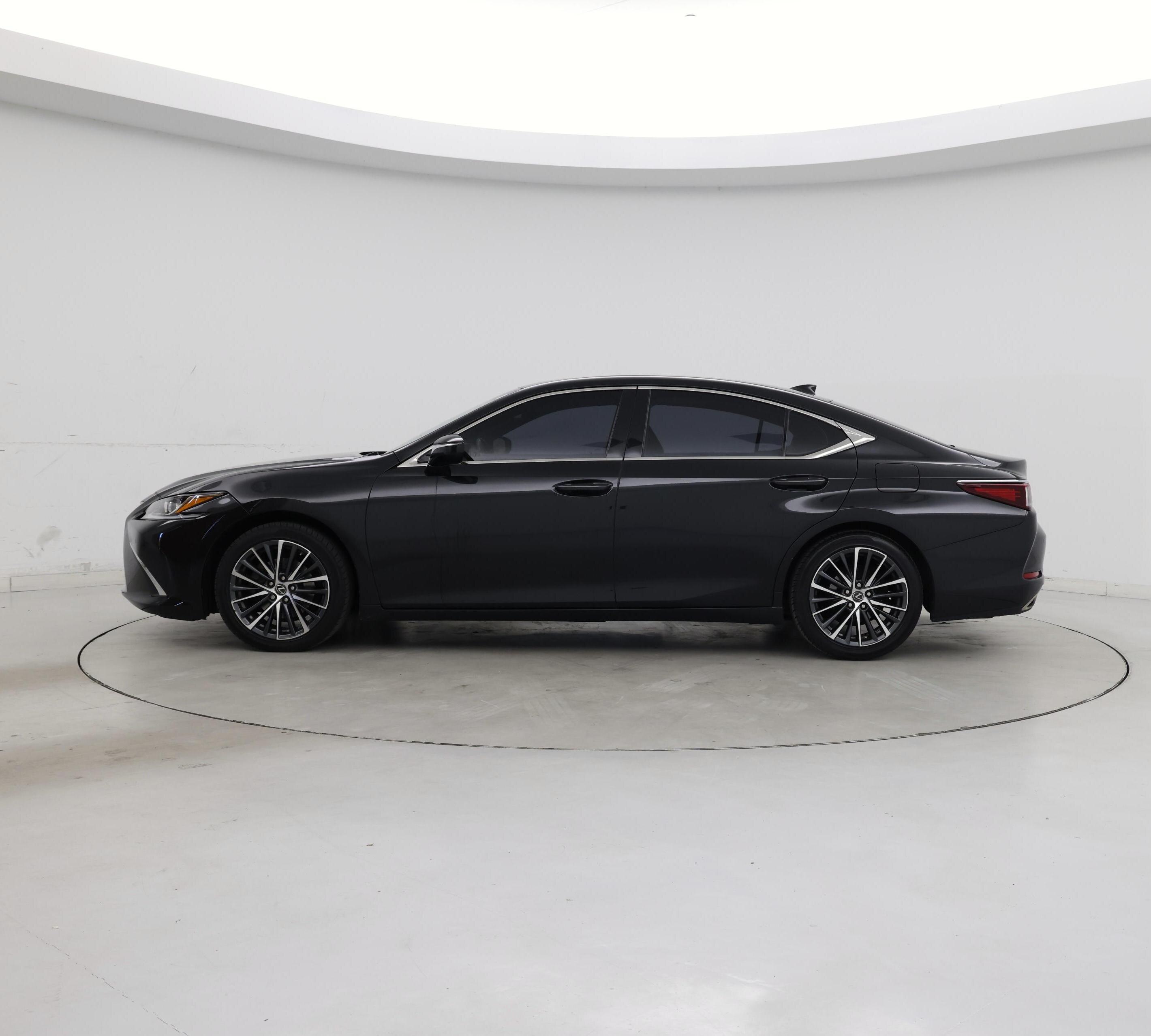 Thumbnail: 2022 Lexus ES - 3