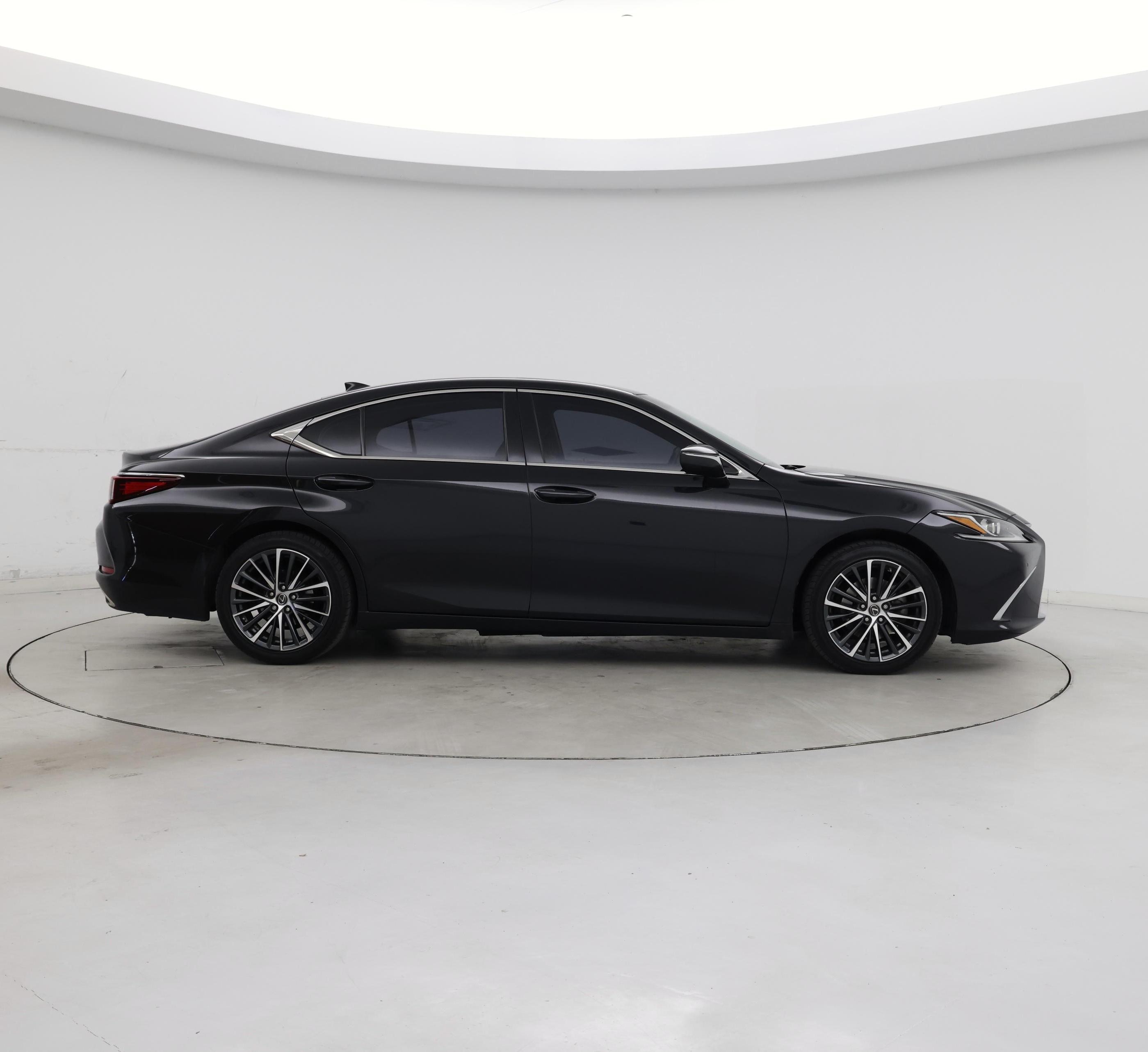 Thumbnail: 2022 Lexus ES - 7