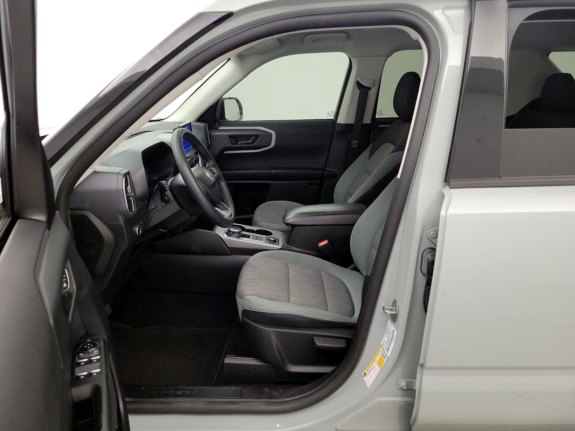 Thumbnail: 2022 Ford Bronco Sport - 11