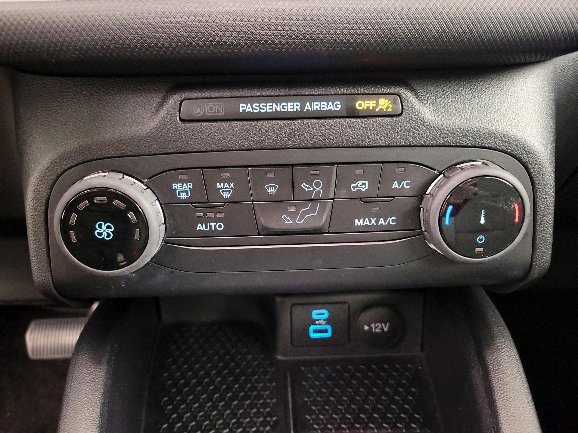 Thumbnail: 2022 Ford Bronco Sport - 16