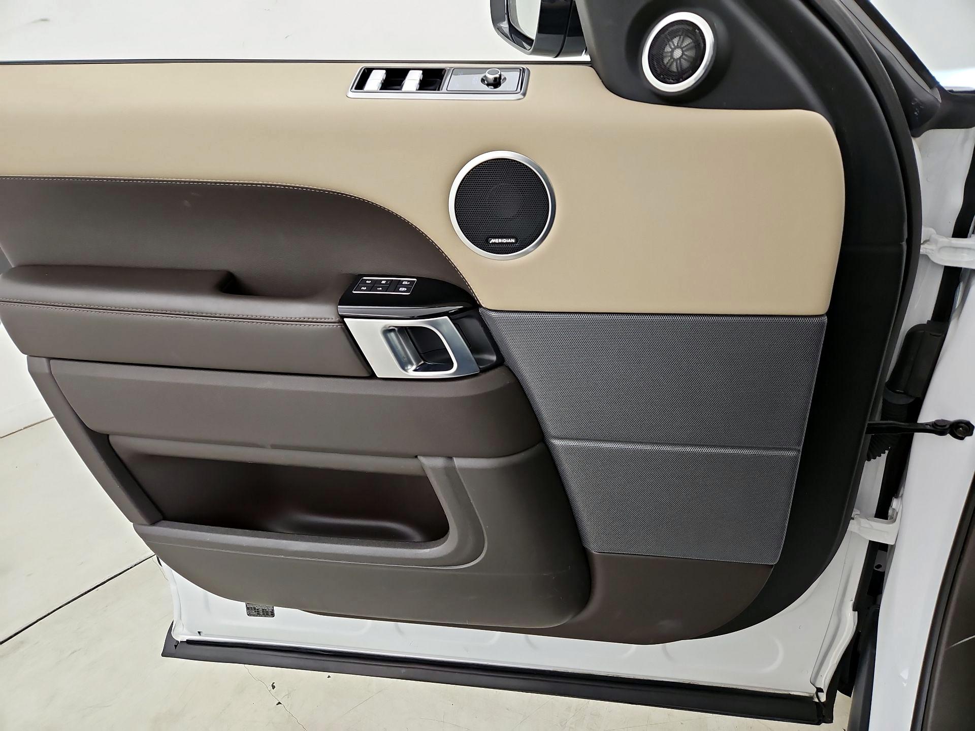 Thumbnail: 2022 Land Rover Range Rover Sport - 12