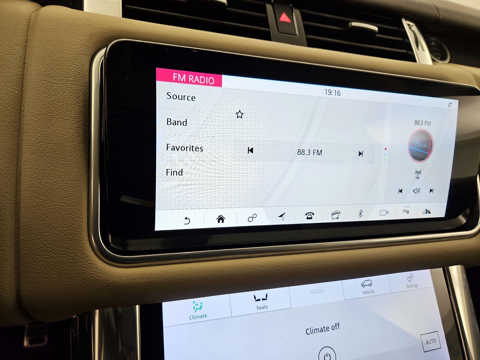 Thumbnail: 2022 Land Rover Range Rover Sport - 16