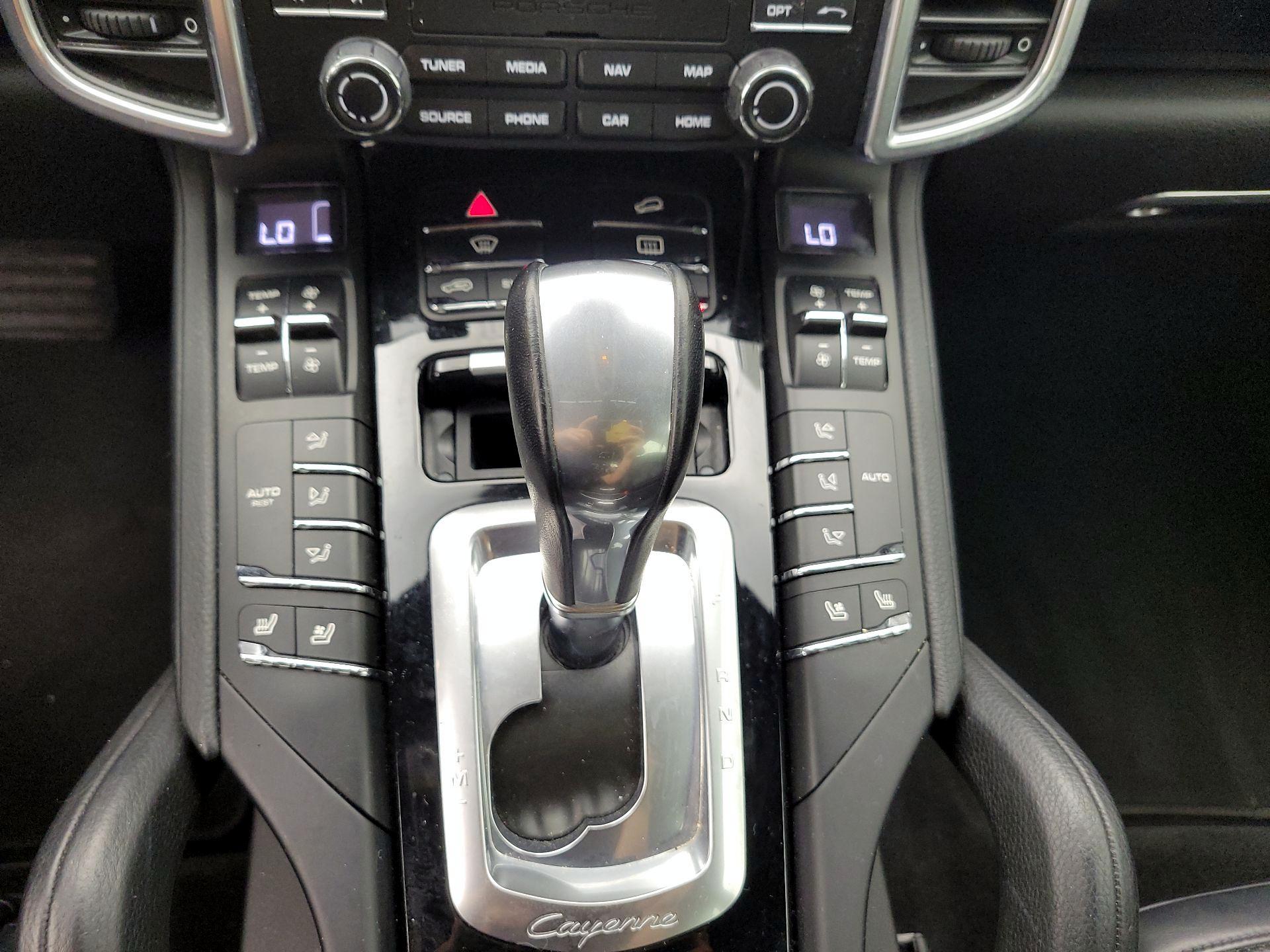 Thumbnail: 2018 Porsche Cayenne - 18