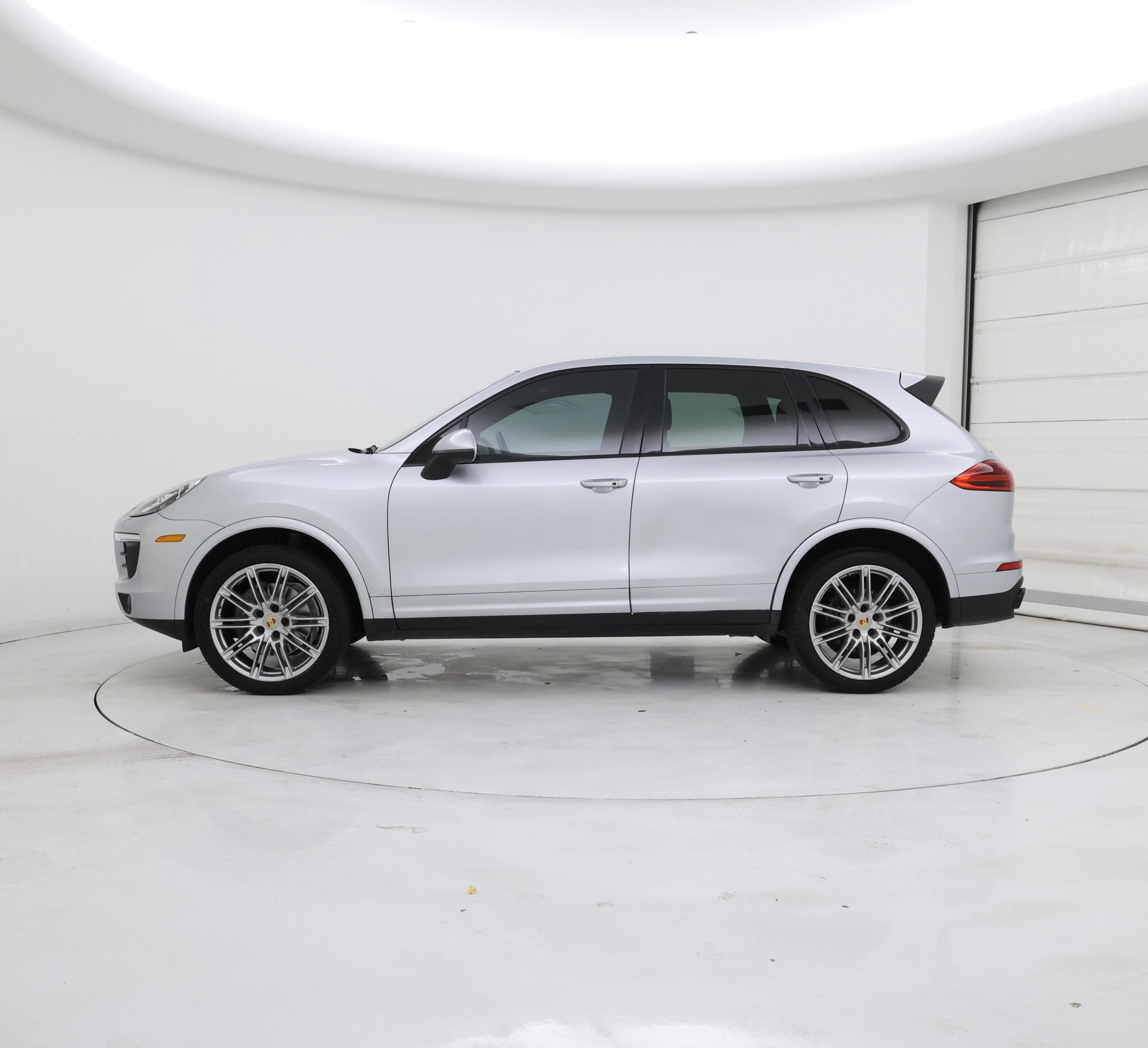 Thumbnail: 2018 Porsche Cayenne - 3