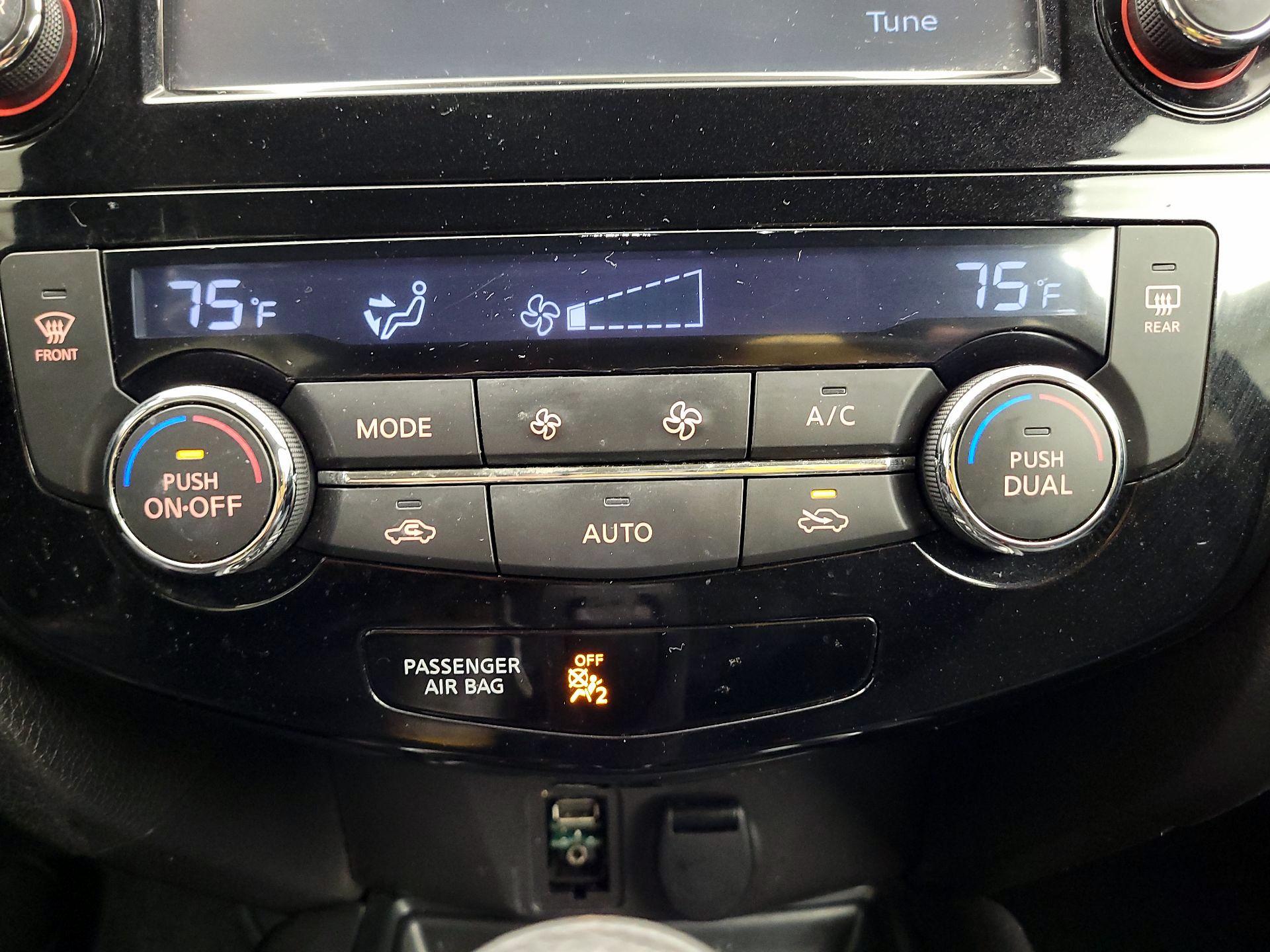 Thumbnail: 2016 Nissan Rogue - 14