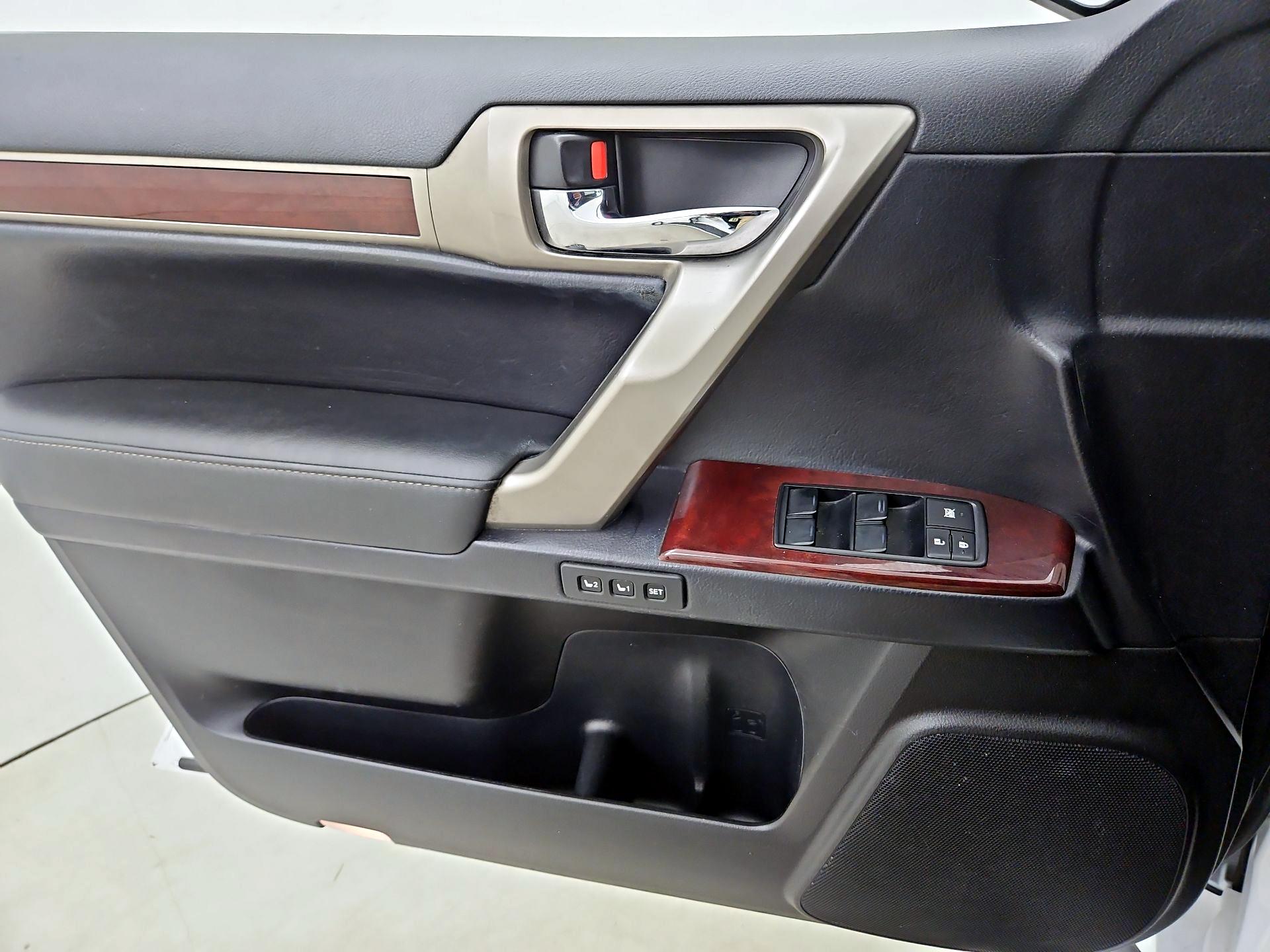 Thumbnail: 2015 Lexus GX - 12