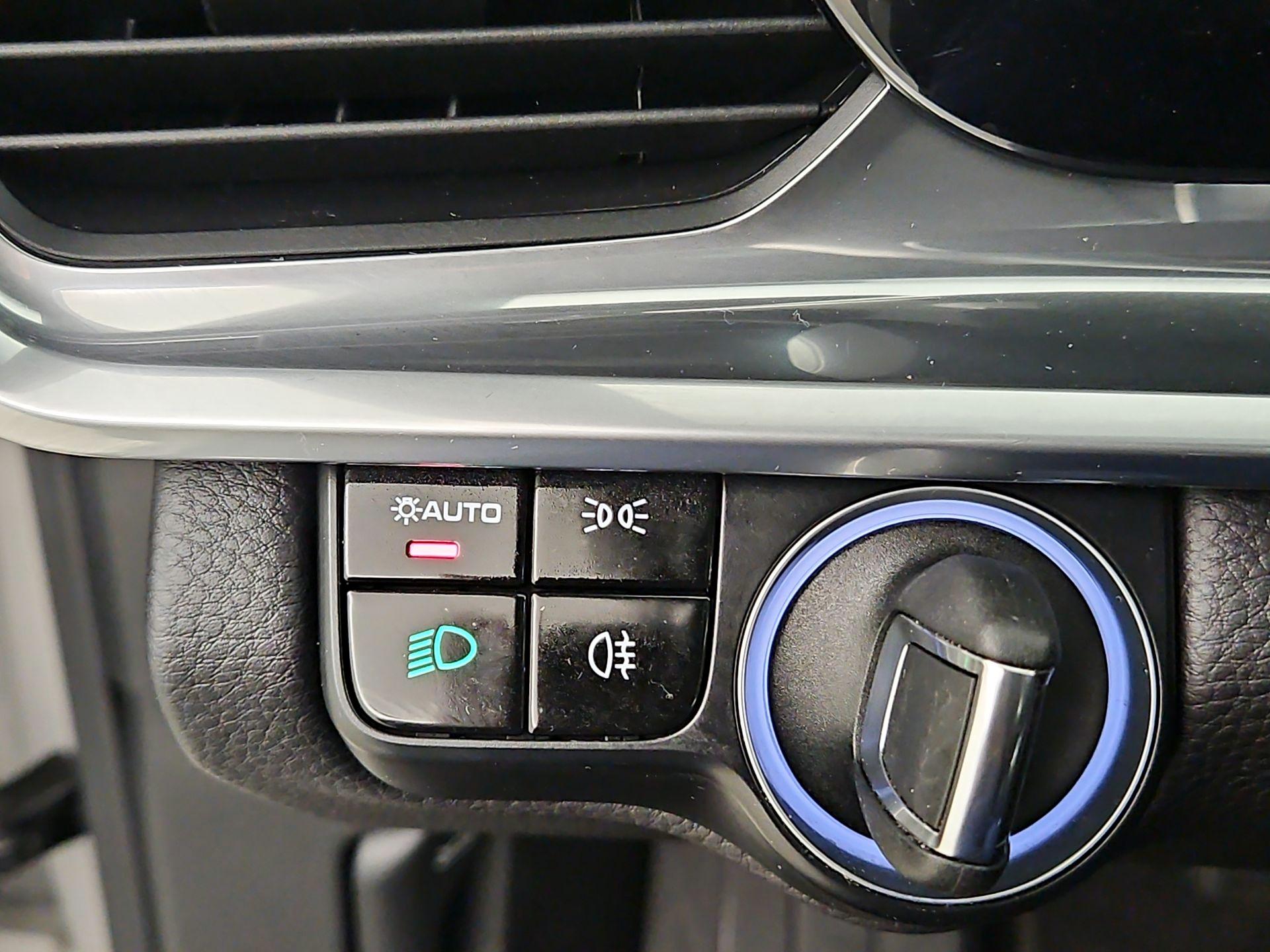 Thumbnail: 2021 Porsche Panamera - 13