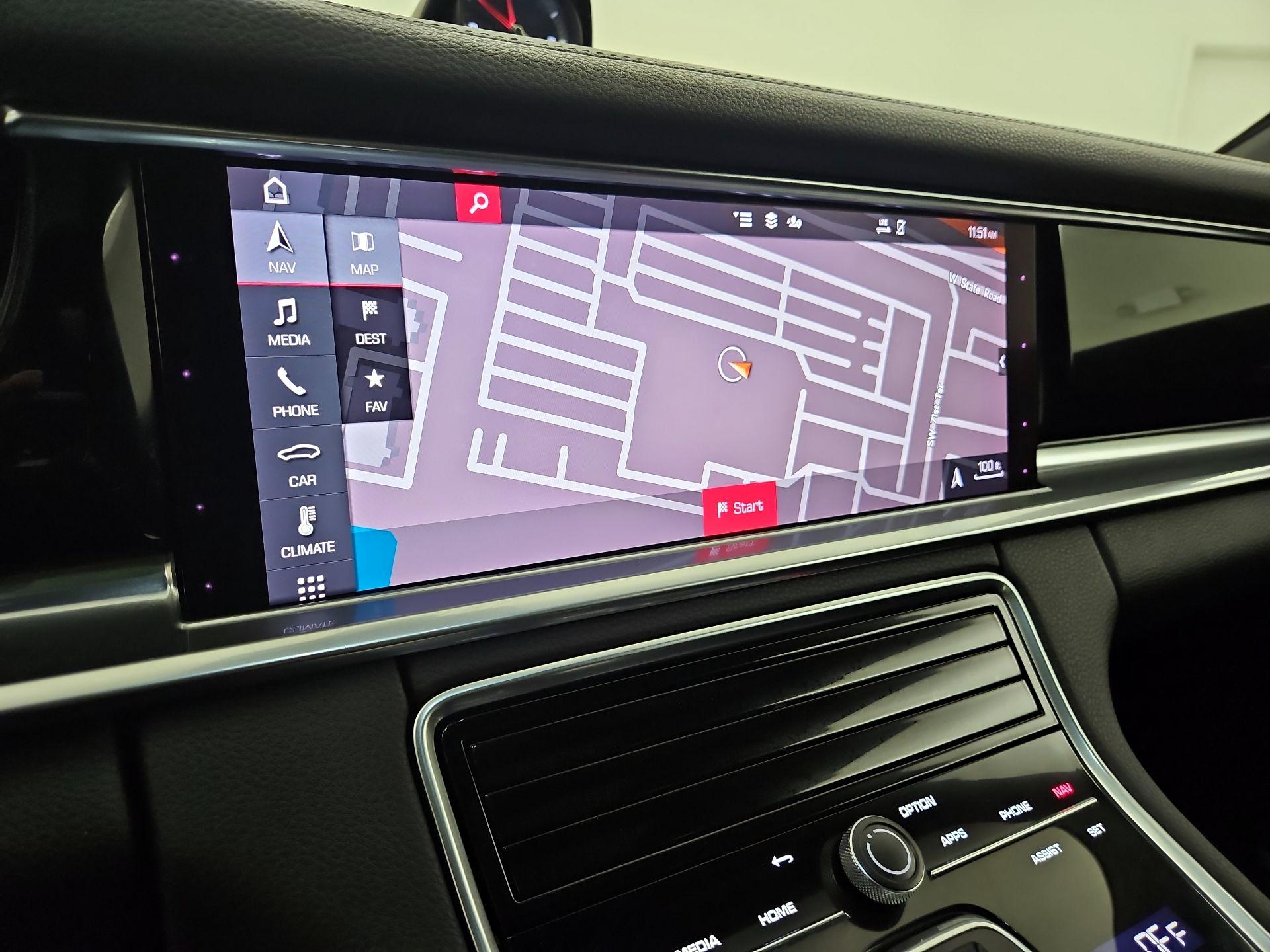 Thumbnail: 2021 Porsche Panamera - 14