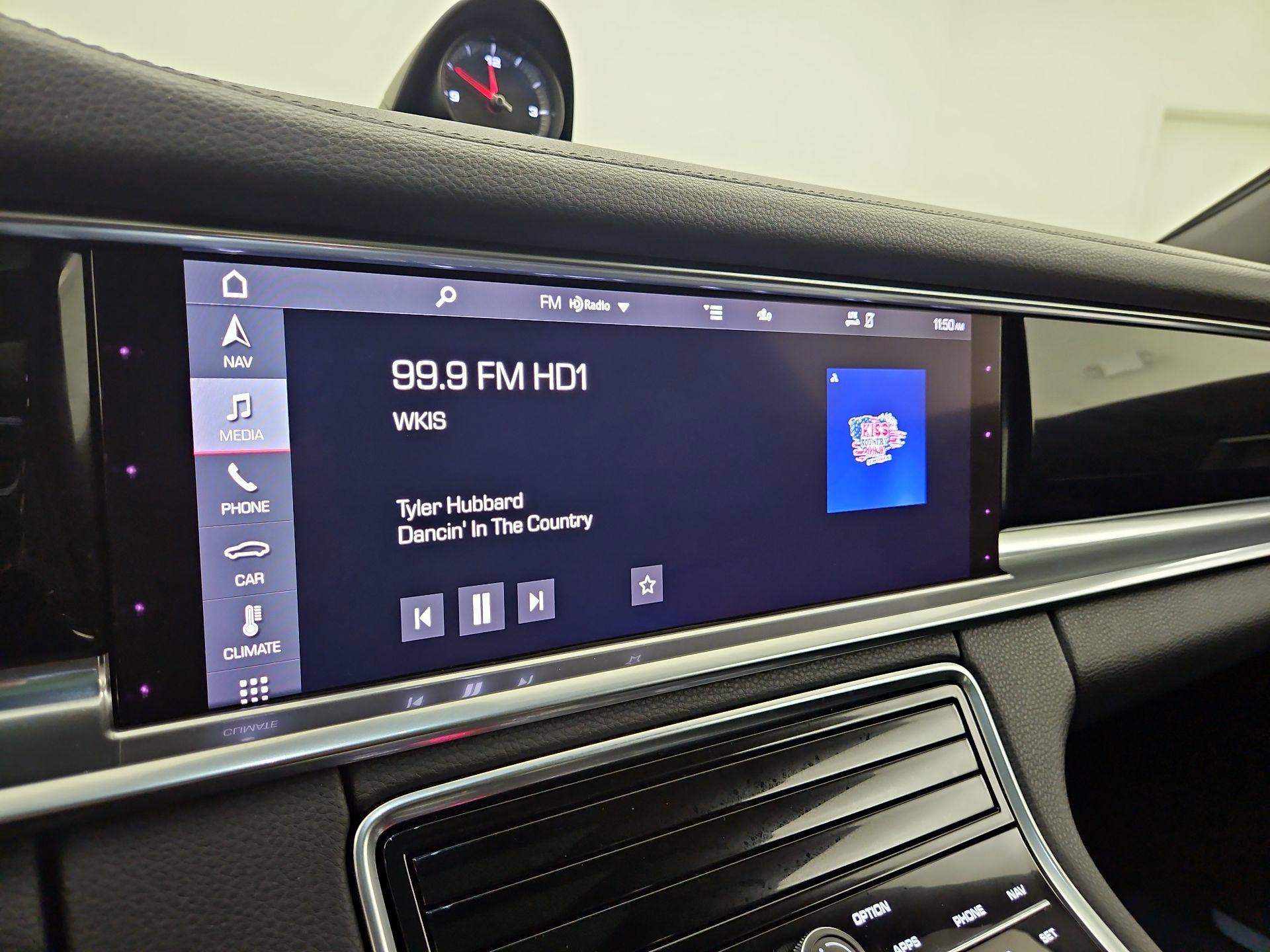 Thumbnail: 2021 Porsche Panamera - 16