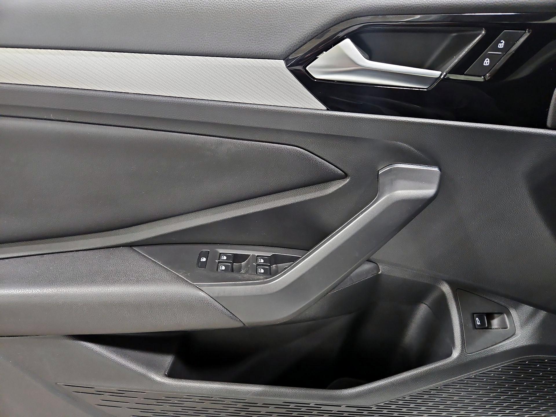 Thumbnail: 2019 Volkswagen Jetta - 12