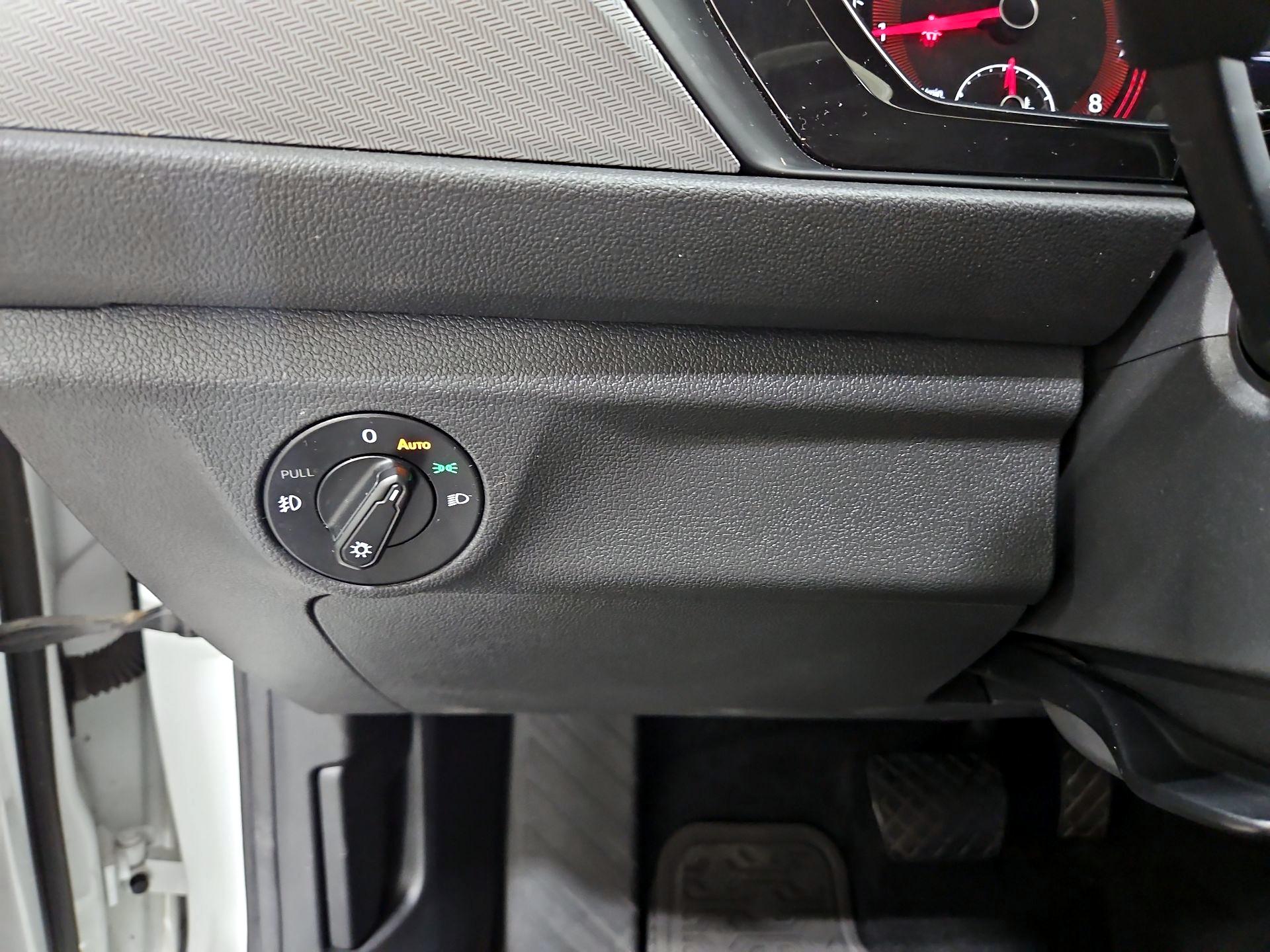 Thumbnail: 2019 Volkswagen Jetta - 13