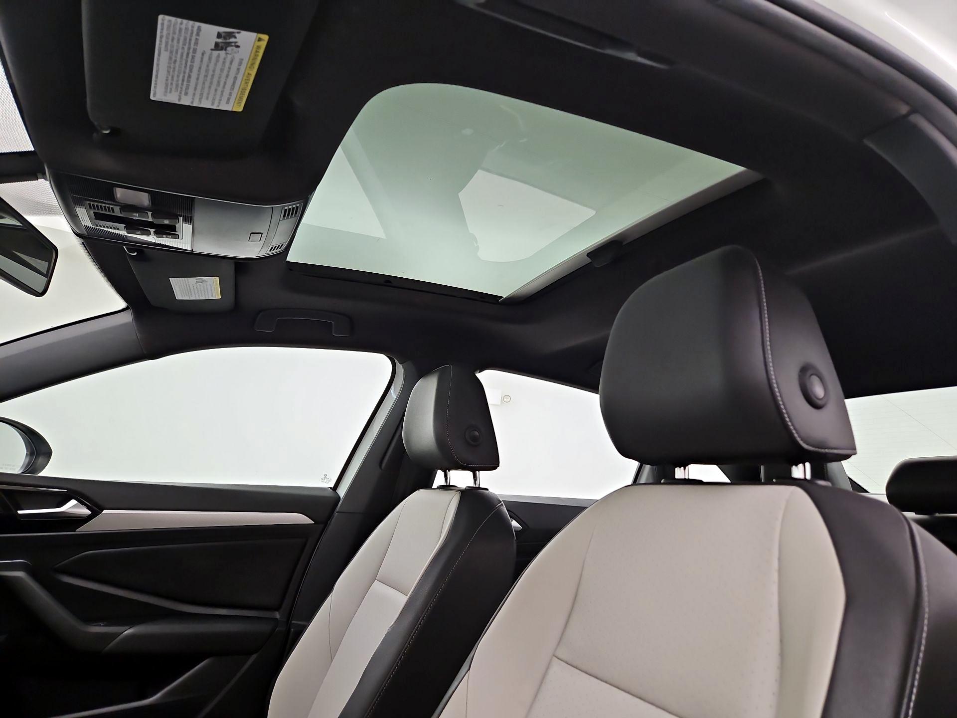 Thumbnail: 2019 Volkswagen Jetta - 18