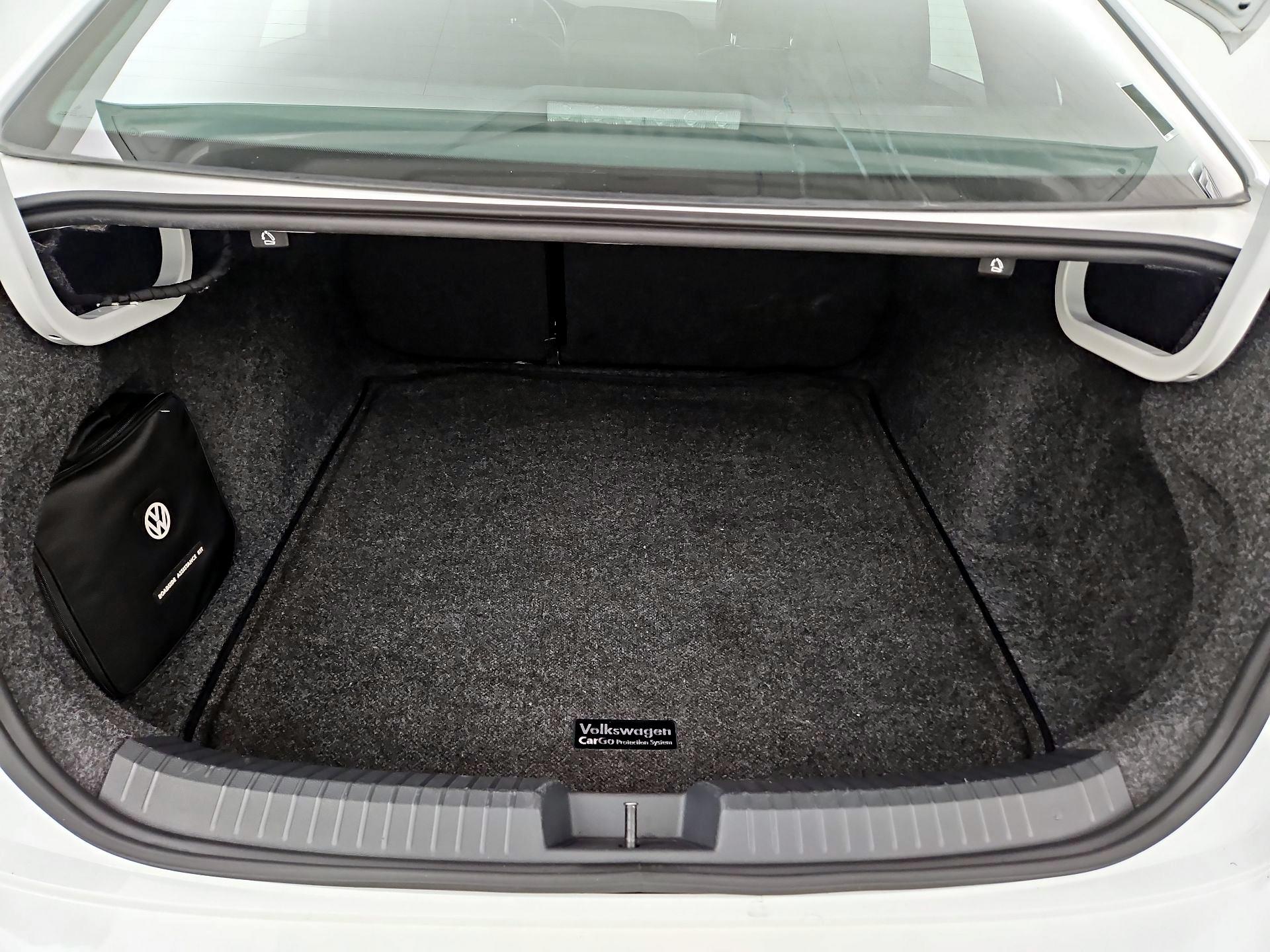 Thumbnail: 2019 Volkswagen Jetta - 20