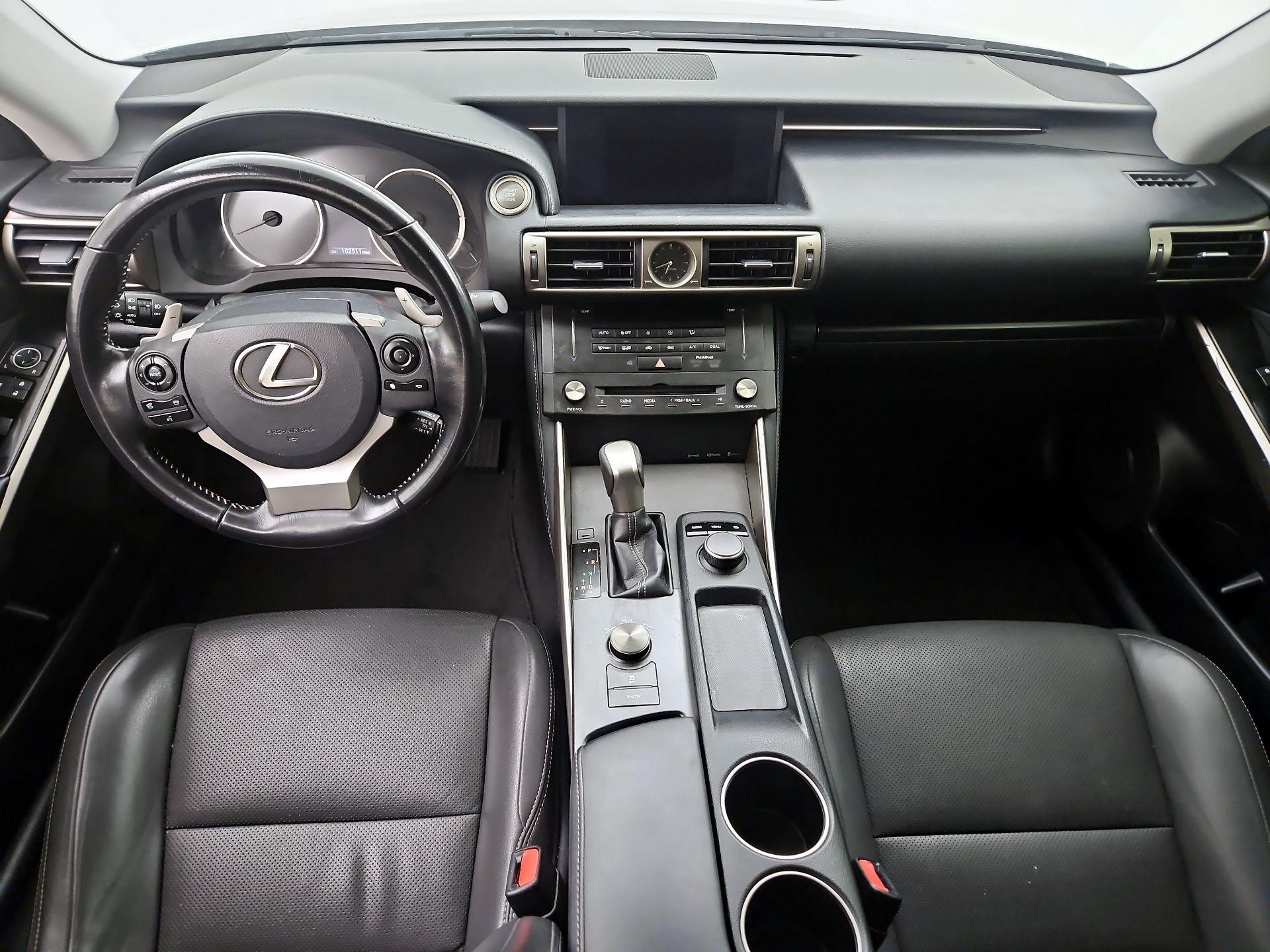 Thumbnail: 2016 Lexus IS - 9