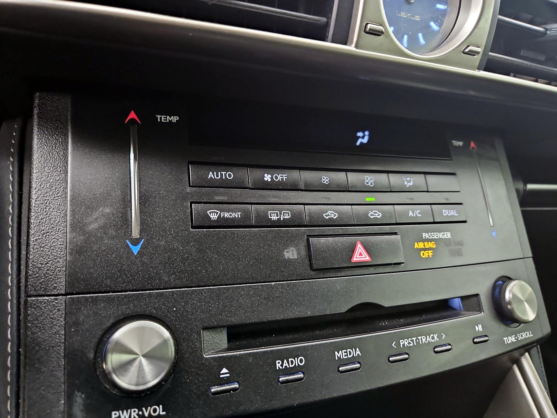 Thumbnail: 2016 Lexus IS - 16