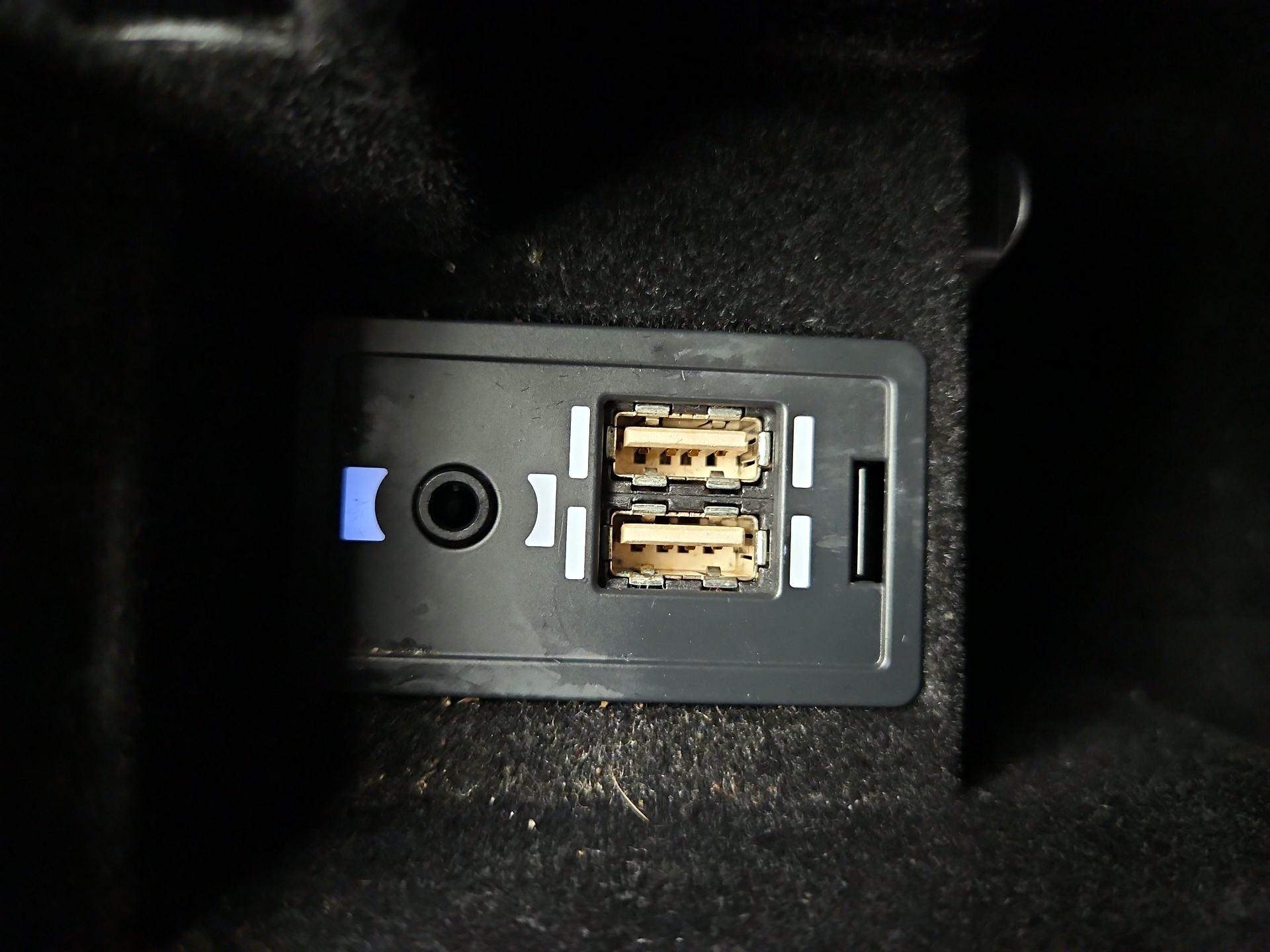 Thumbnail: 2016 Lexus IS - 18