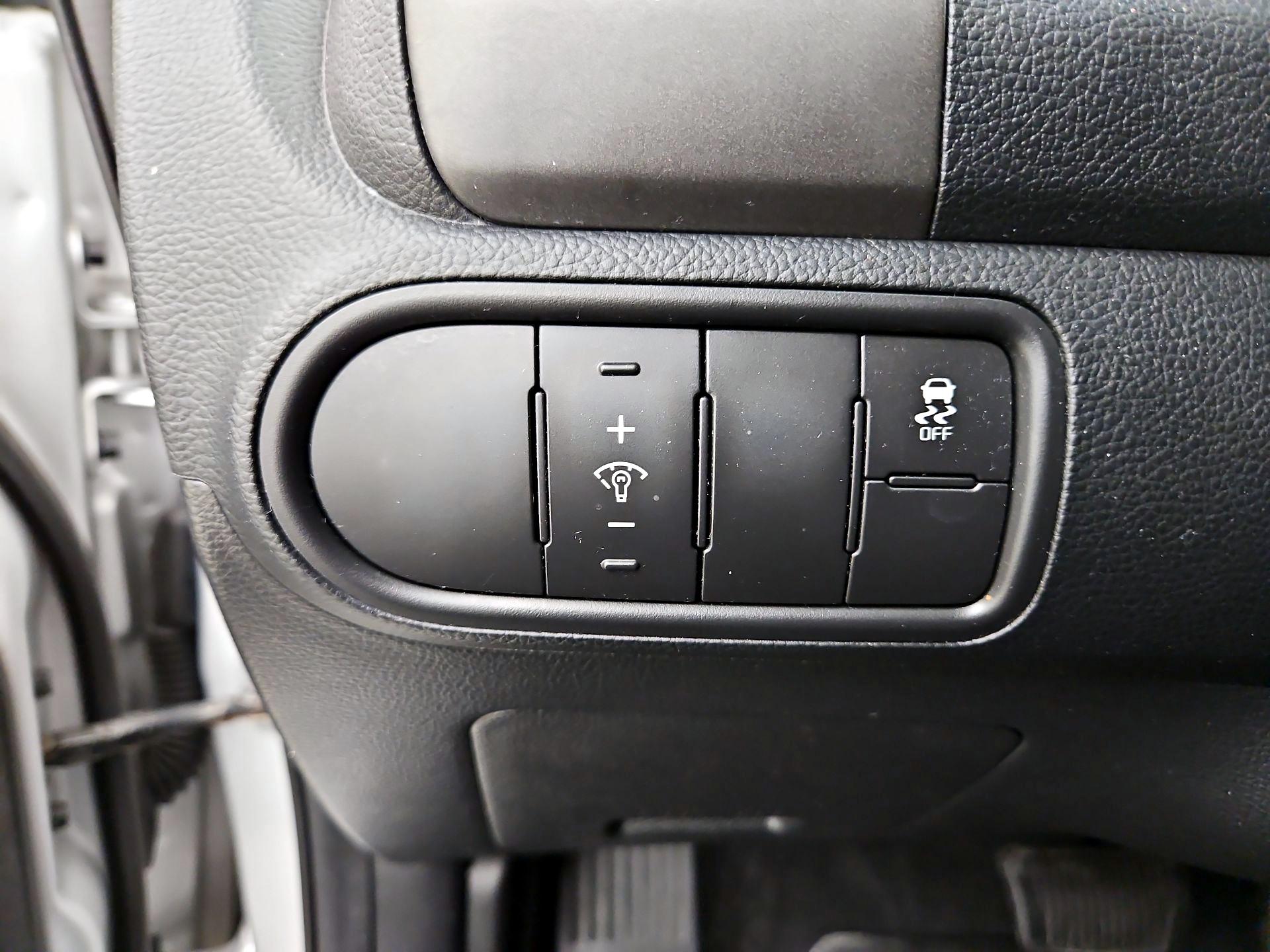 Thumbnail: 2017 Kia Forte - 13