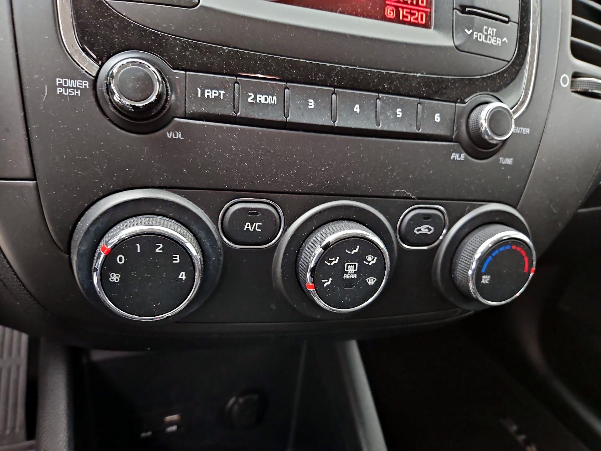 Thumbnail: 2017 Kia Forte - 15