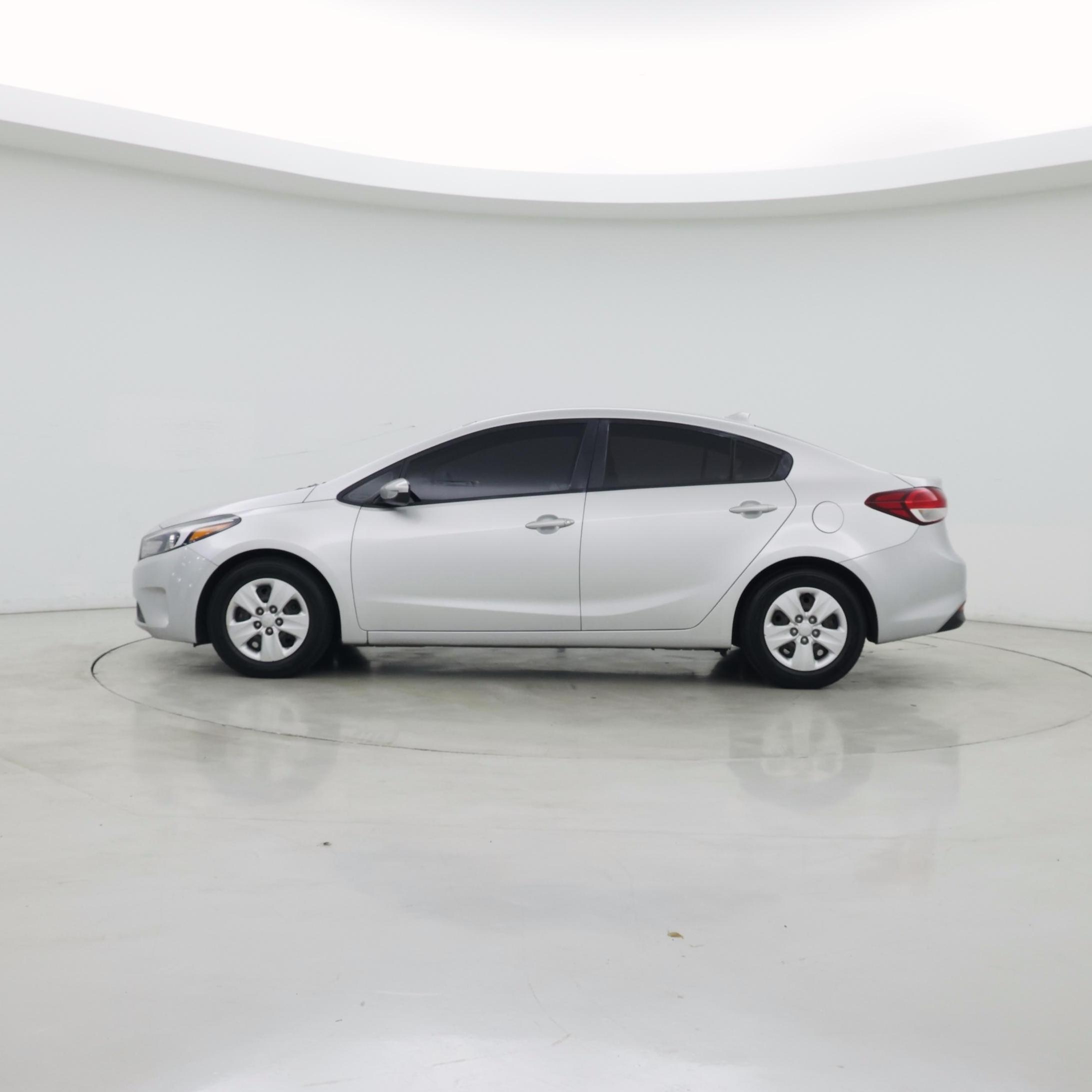 Thumbnail: 2017 Kia Forte - 3