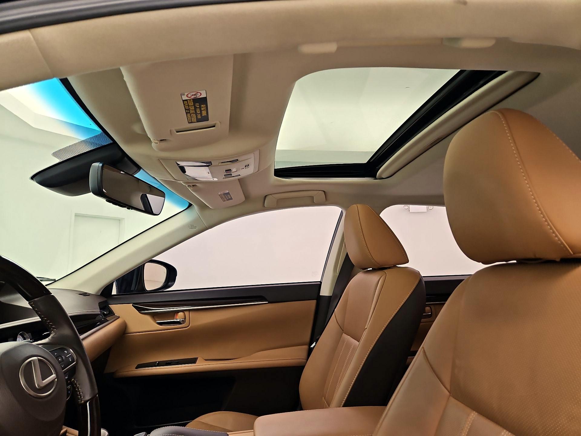 Thumbnail: 2017 Lexus ES - 20