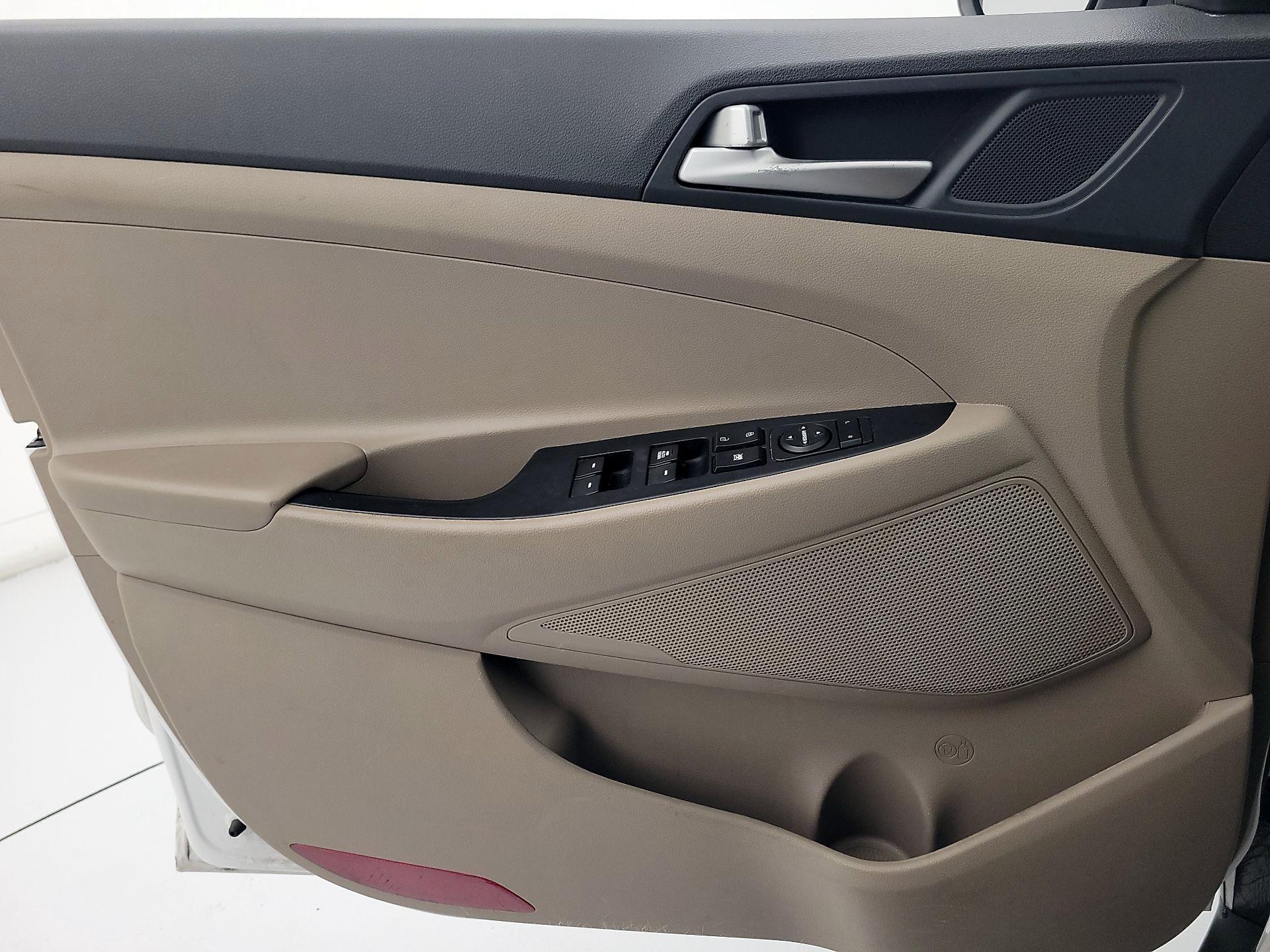 Thumbnail: 2019 Hyundai Tucson - 12