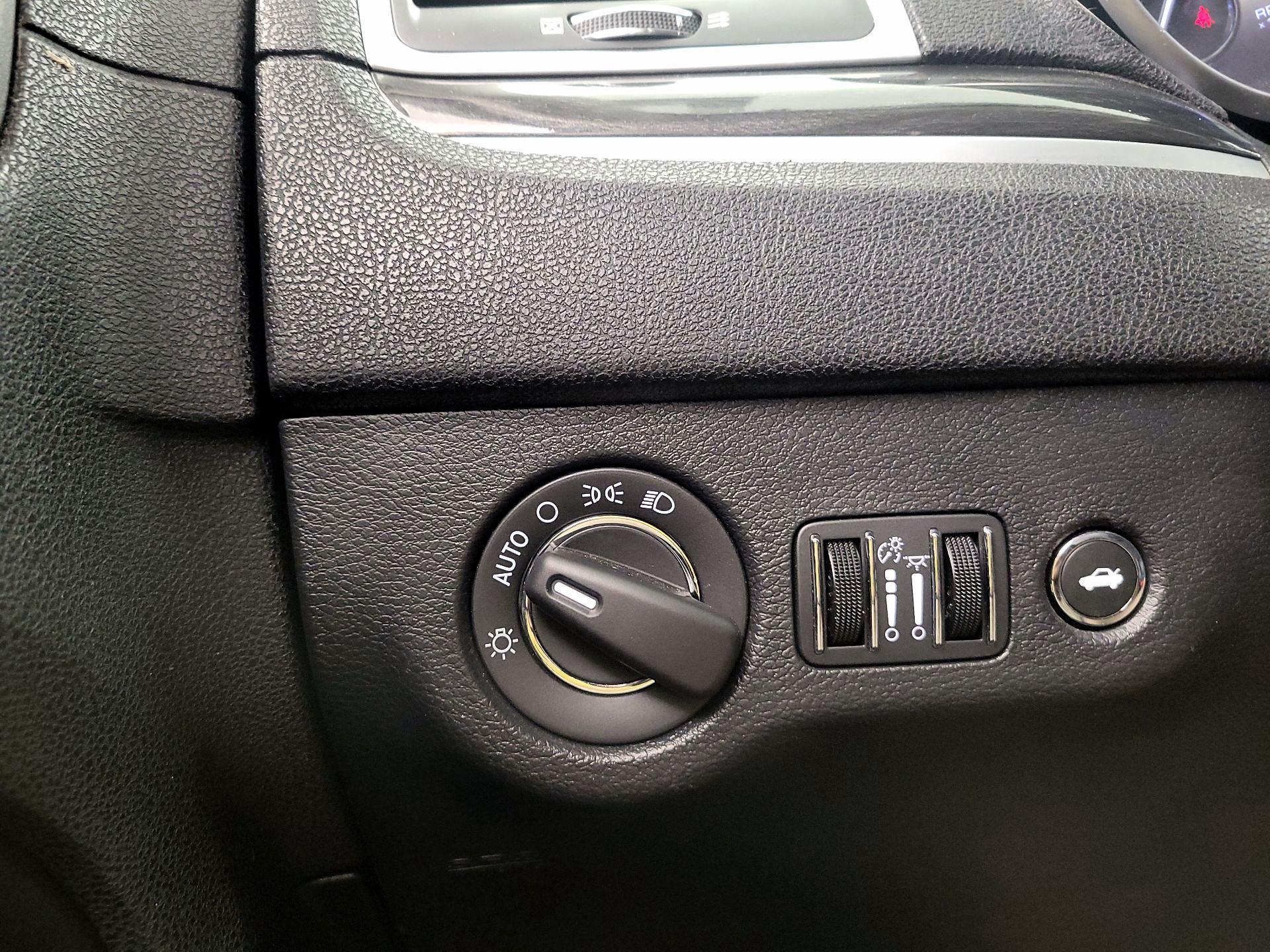 Thumbnail: 2020 Chrysler 300 - 13